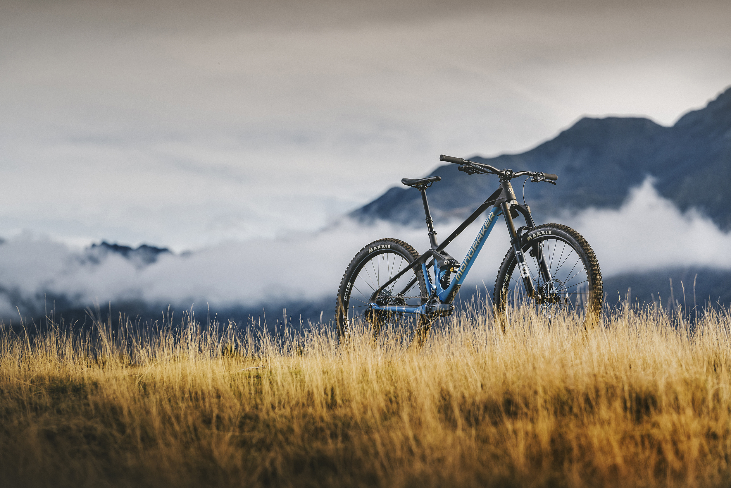 Foxy Carbon, Mondraker Wallpaper, 2500x1670 HD Desktop