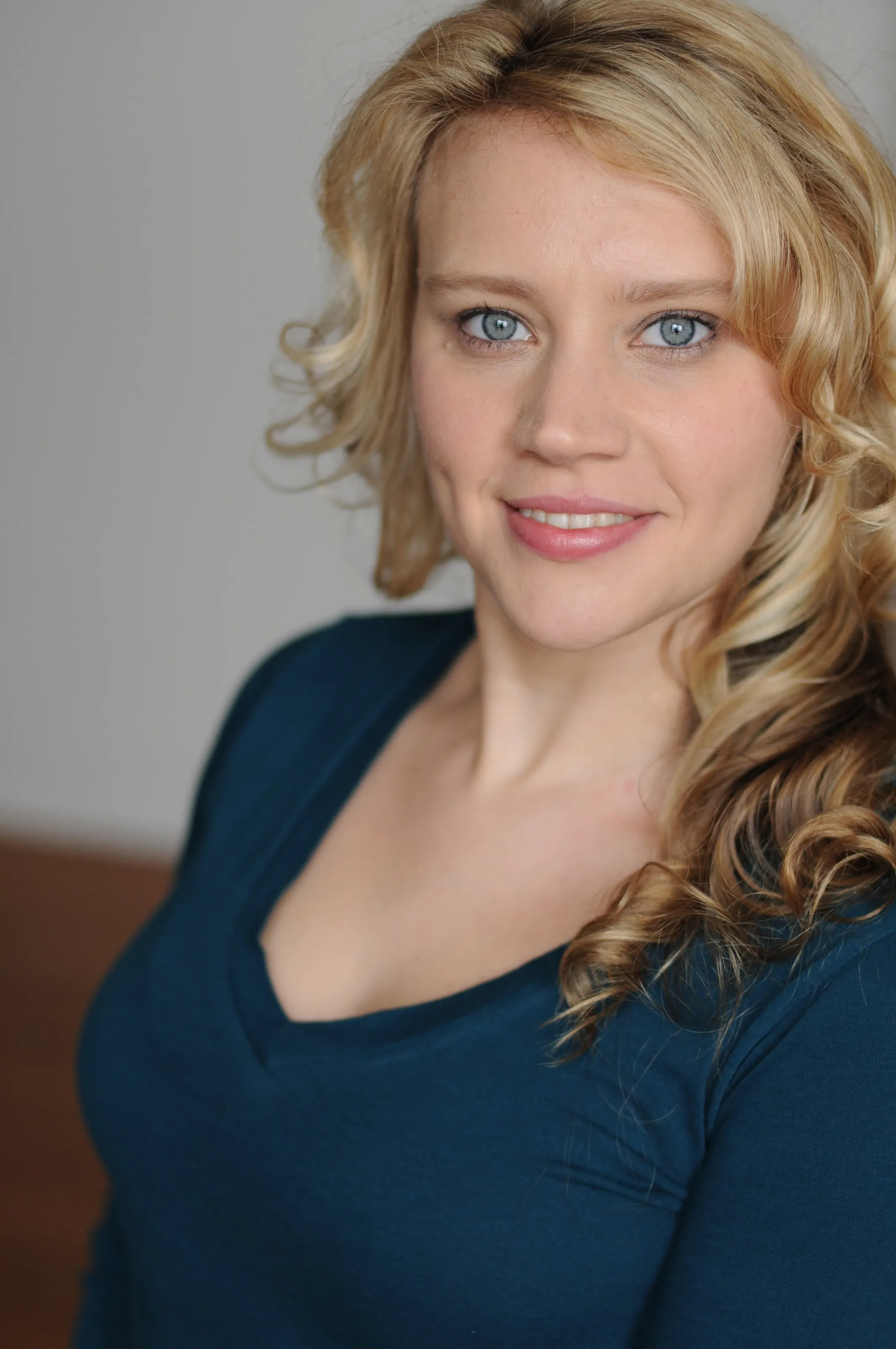 Kate McKinnon, Wiki, Jung Fotos, 2140x3220 HD Phone