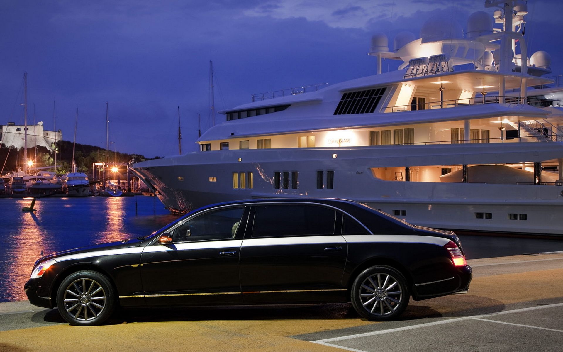 Mercedes-Benz Maybach 62S, Exquisite refinement, Grandeur on wheels, Captivating presence, 1920x1200 HD Desktop