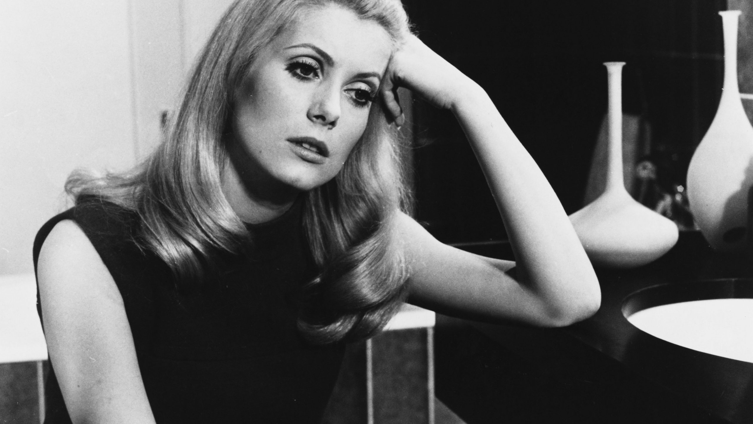 Catherine Deneuve, The Criterion Shelf, 2560x1440 HD Desktop