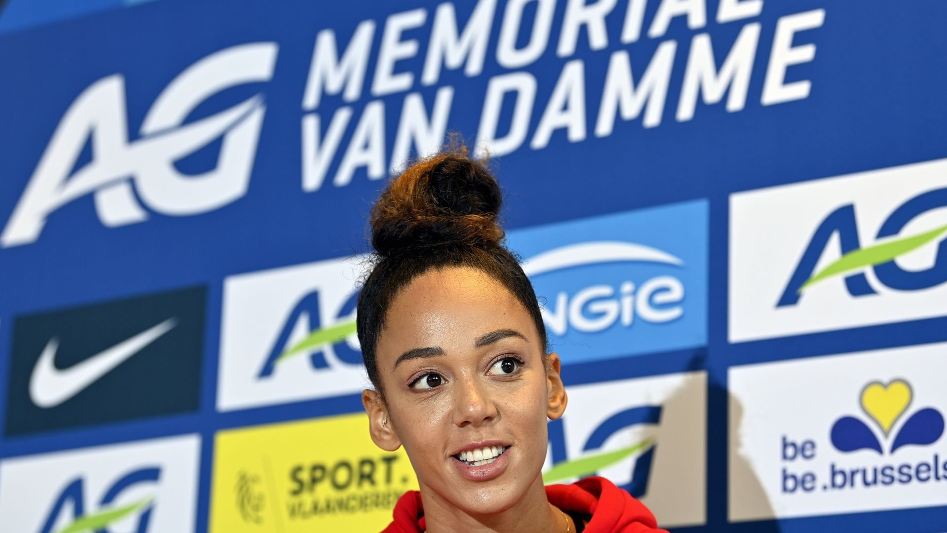 Katarina Johnson-Thompson, Encouraging message, Supportive athlete, Athletic camaraderie, 1920x1080 Full HD Desktop