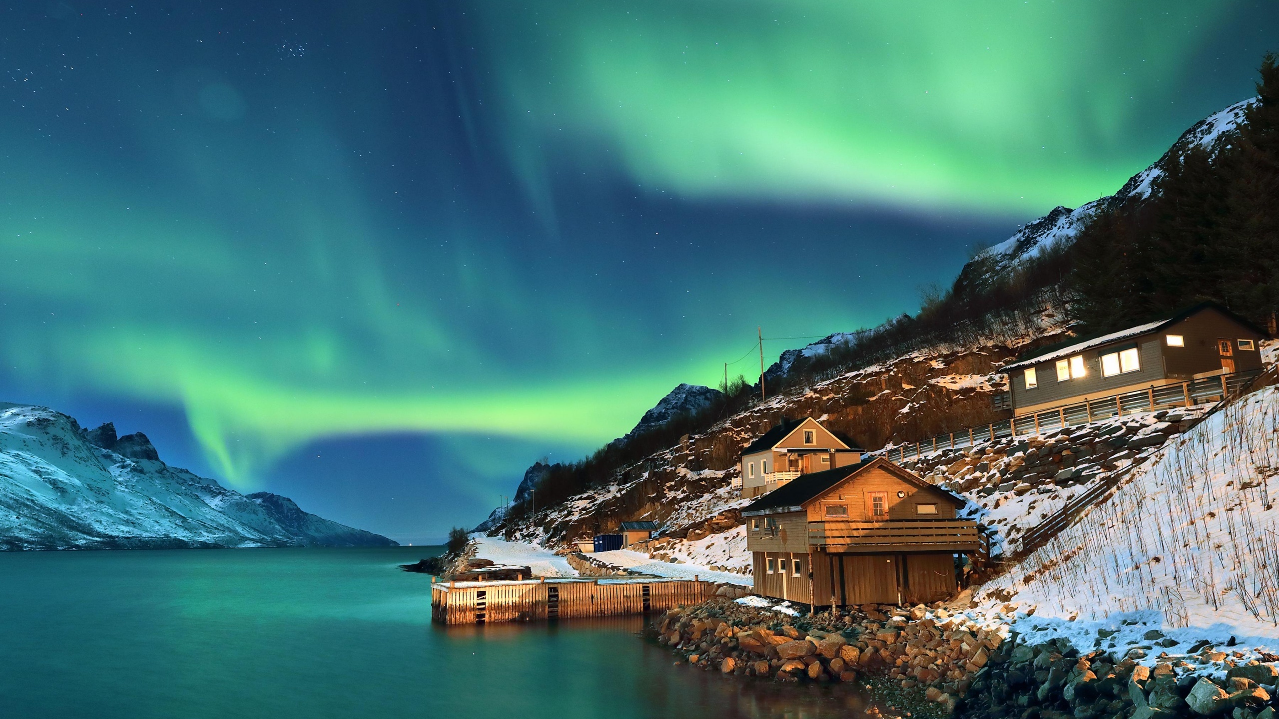 Northern lights, Greenland Wallpaper, 2560x1440 HD Desktop