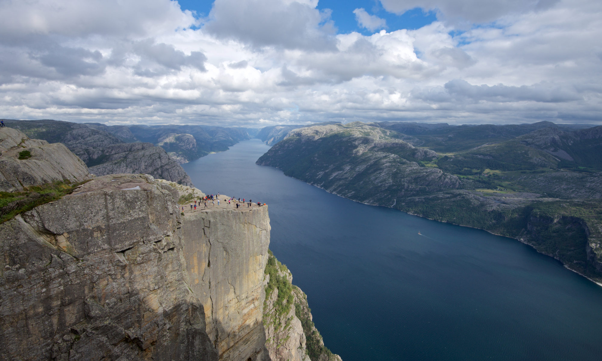 Pulpit Rock, Lysefjord, Ryfylke, 2000x1200 HD Desktop