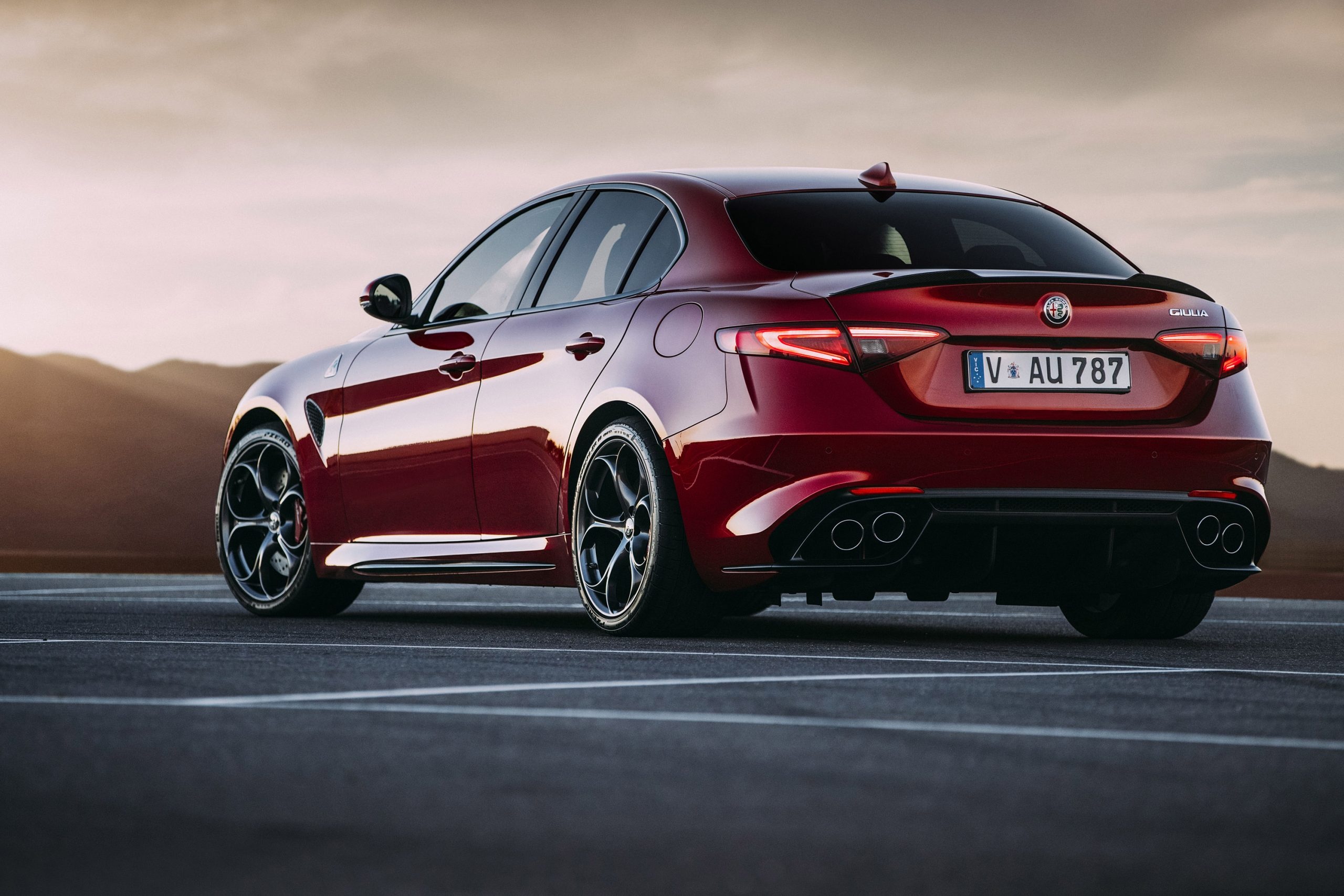 952 Version, Alfa Romeo Giulia Wallpaper, 2560x1710 HD Desktop