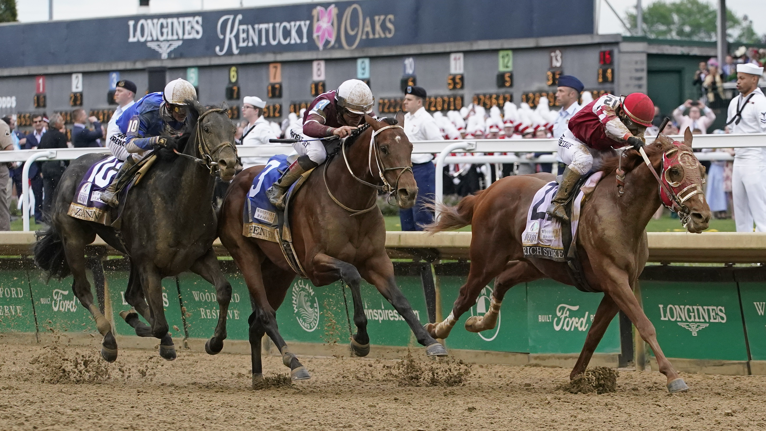 Kentucky Derby history, Upsets and surprises, Rich Strike's victory, Legendary race, 3230x1820 HD Desktop