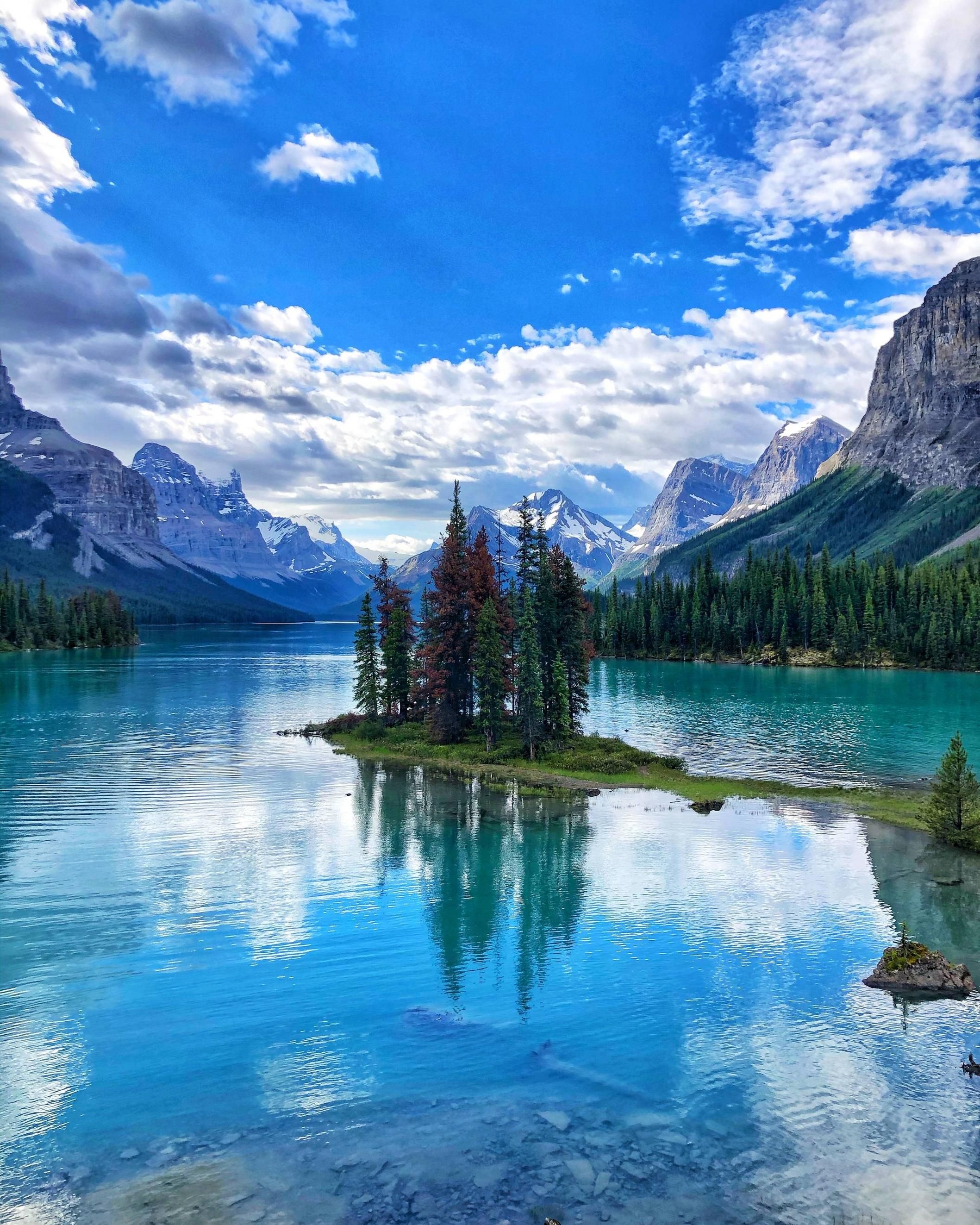 Jasper National Park, Maligne Lake, Scenic Beauty, 2120x2650 HD Phone