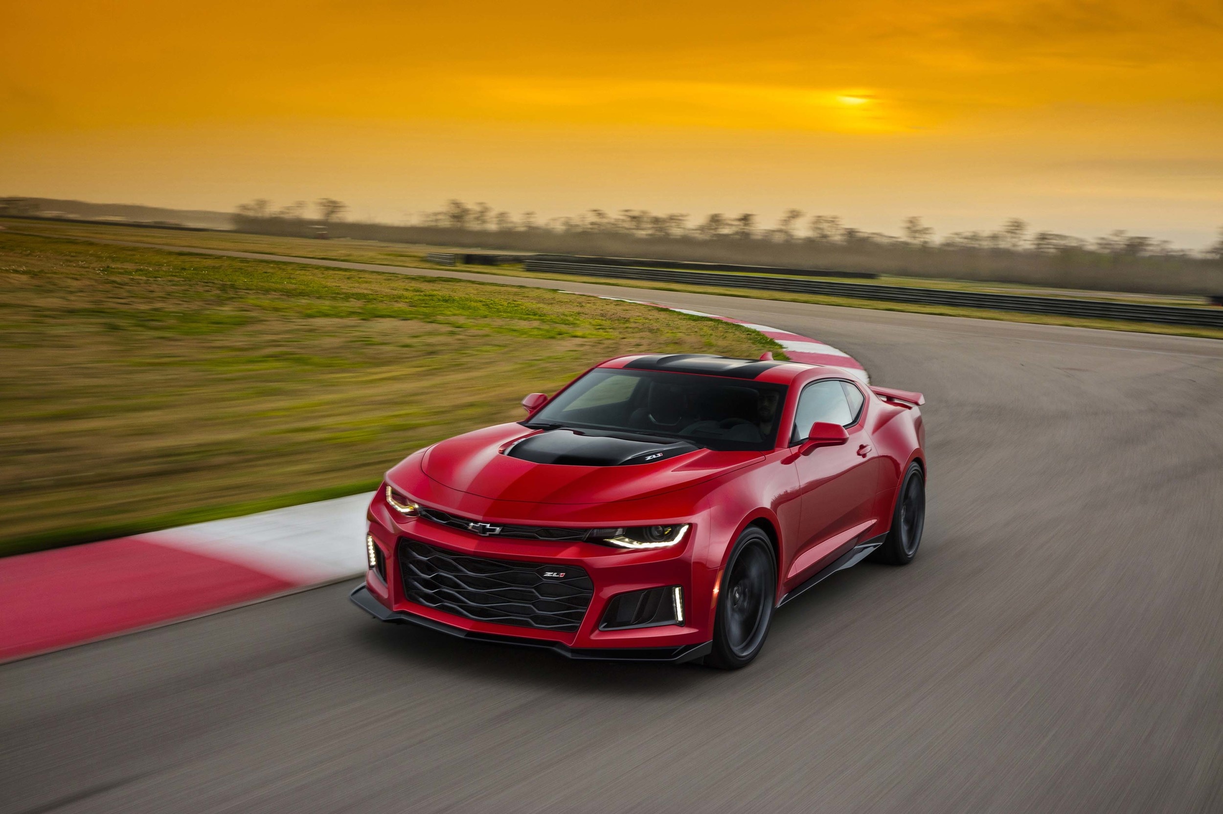 Sports Track, Camaro ZL1 Wallpaper, 2500x1670 HD Desktop