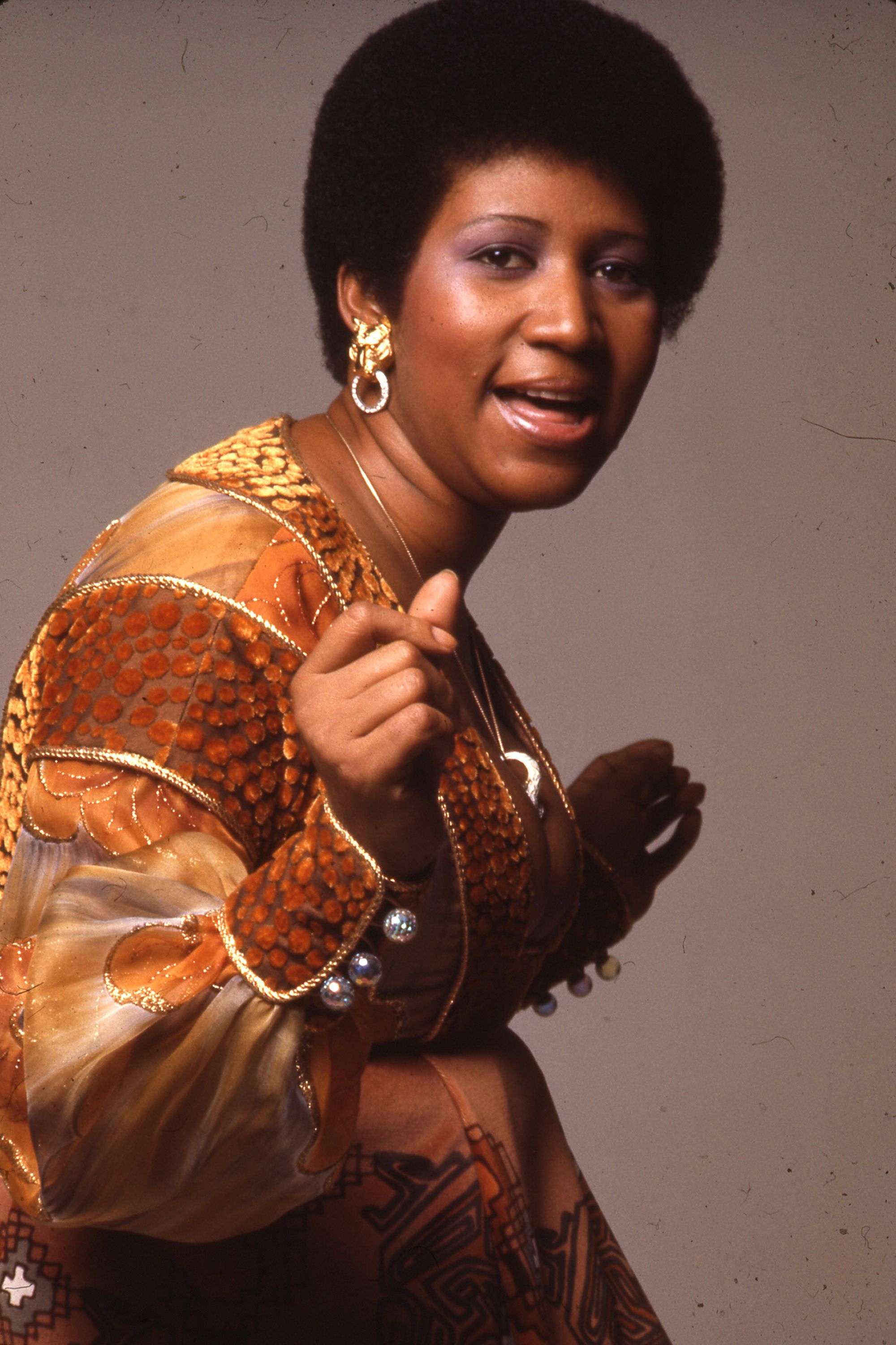 Aretha Franklin, Legendary vocalist, Cultural influence, Monumental impact, 2000x3000 HD Phone