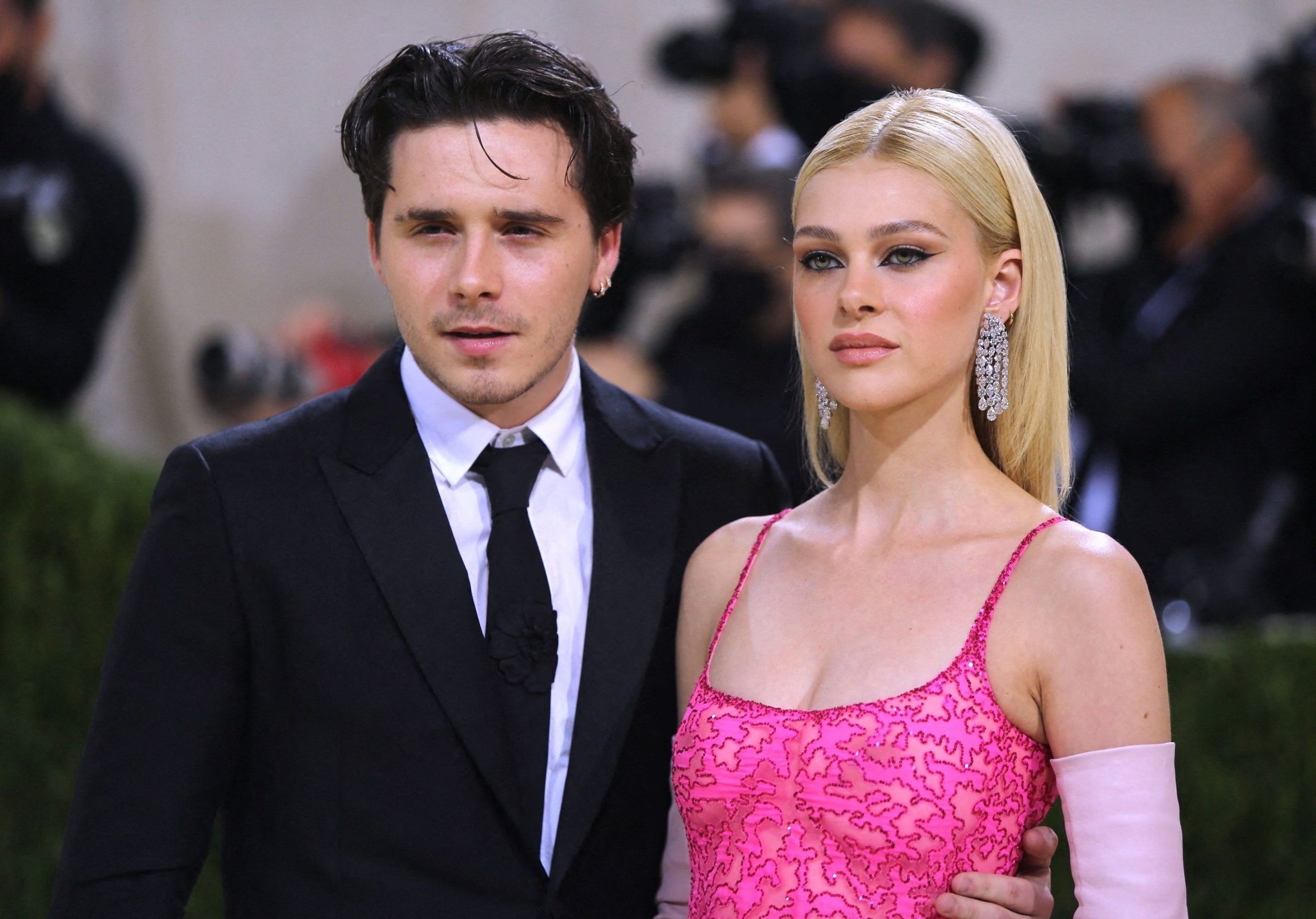 Brooklyn Beckham, Nicola Peltz, Impresiatildep3n, Masquetendenciascom, 2560x1790 HD Desktop