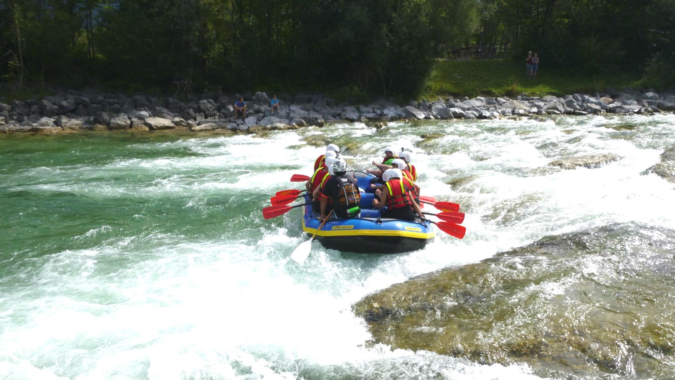 Isar River, Rafting Wallpaper, 2560x1440 HD Desktop