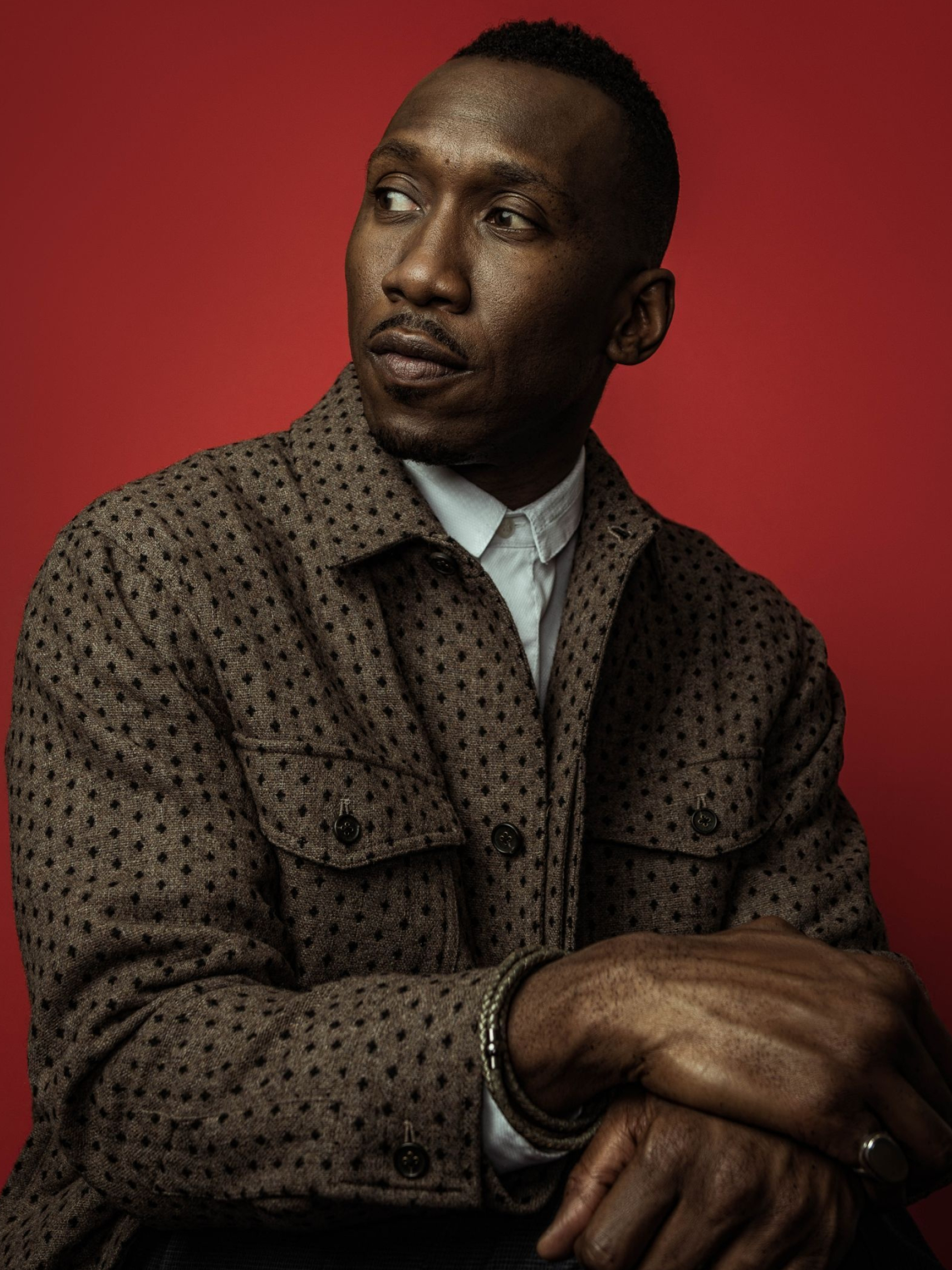 Mahershala Ali, Moonlight star, Portrait photography, Handsome actor, 1940x2590 HD Phone