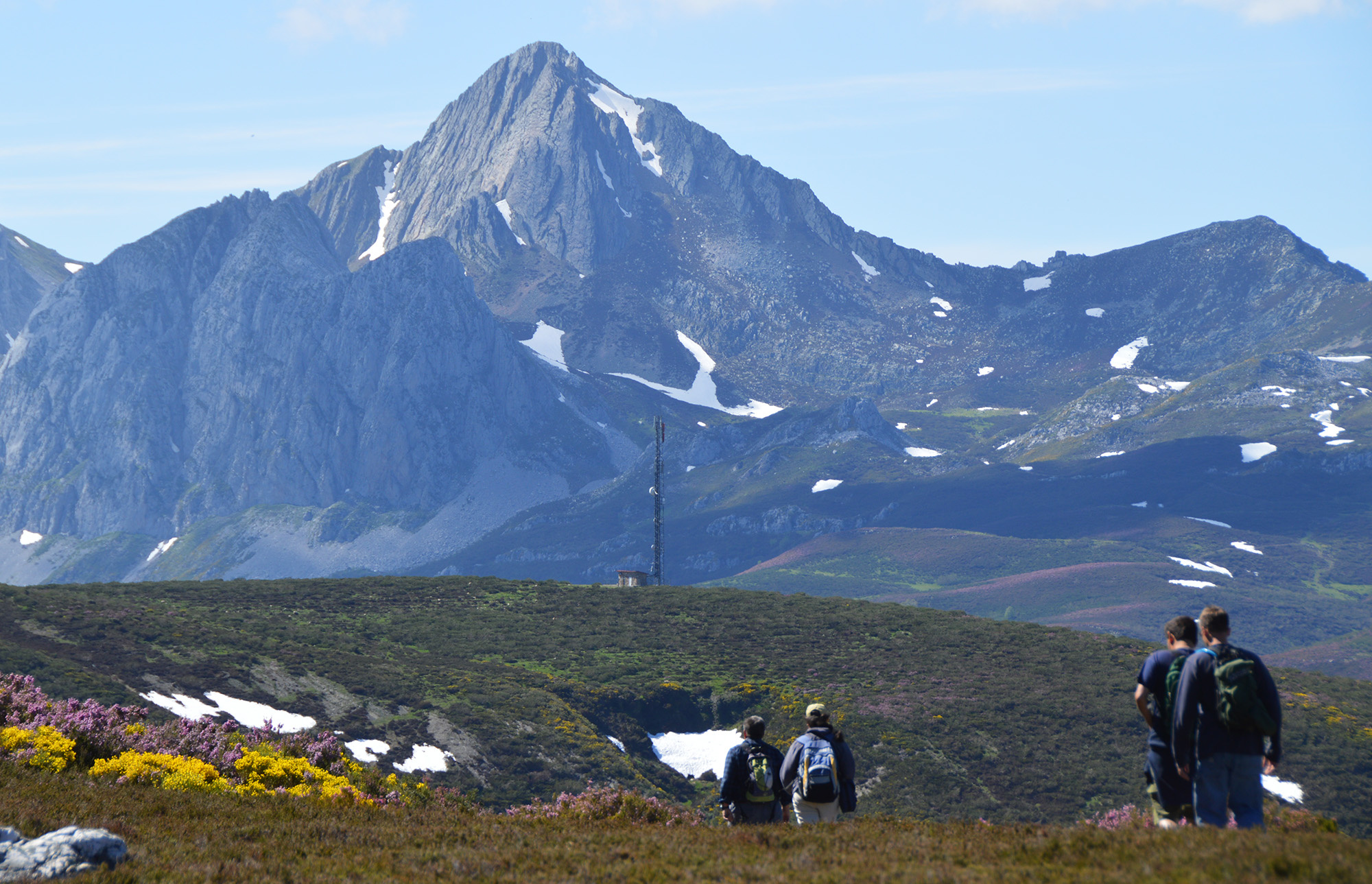 Cantabrian Mountains, Quaternary glacial, Geomorphology, Northern Spain, 2000x1290 HD Desktop