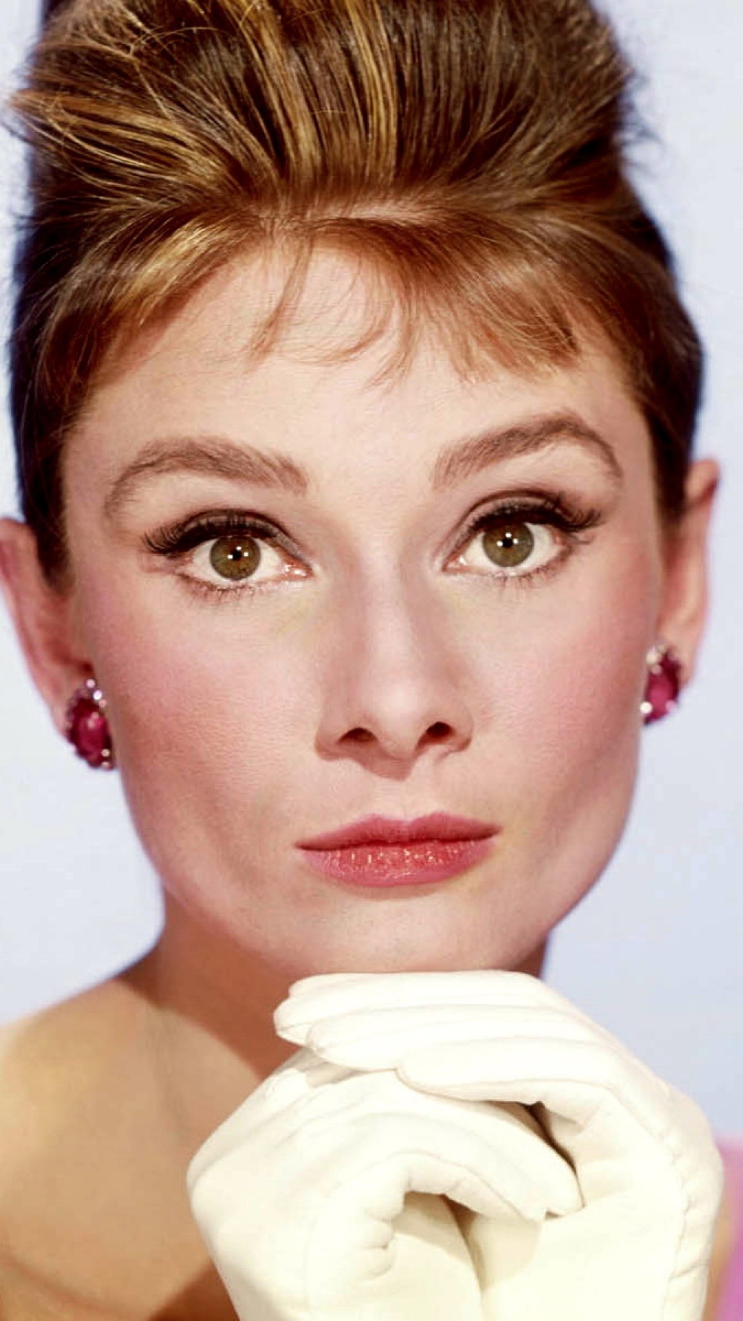 Holly Golightly, Audrey Hepburn Wallpaper, 1080x1920 Full HD Phone