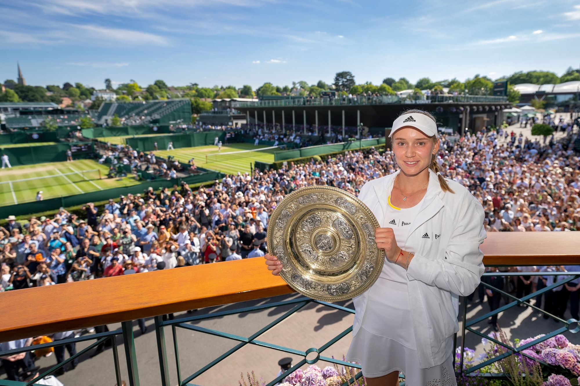 Elena Rybakina, Emotional interview, Wimbledon champion, Parental support, 2000x1340 HD Desktop