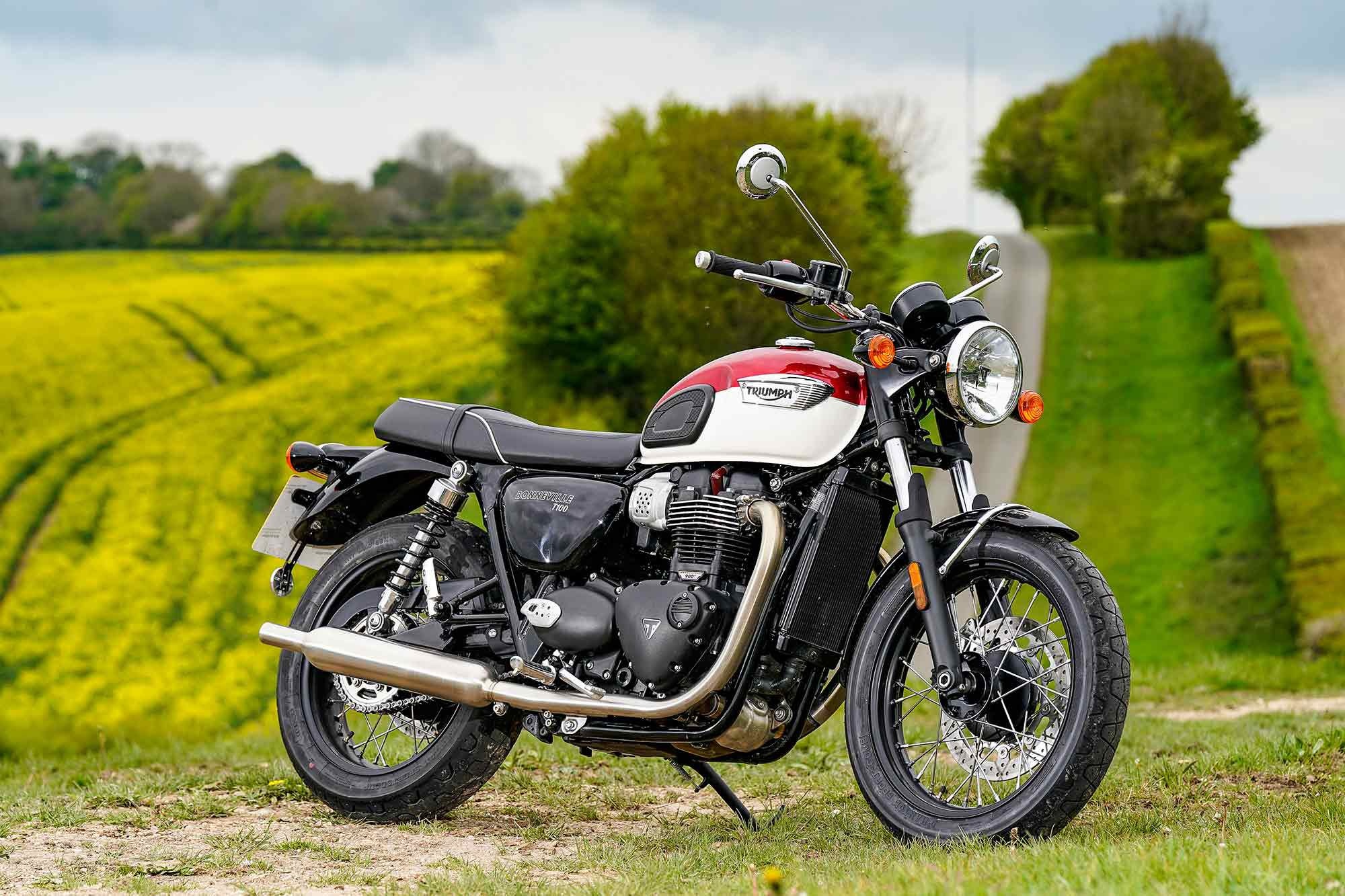 Triumph Bonneville T100, First ride review, 2022, USA, 2000x1340 HD Desktop