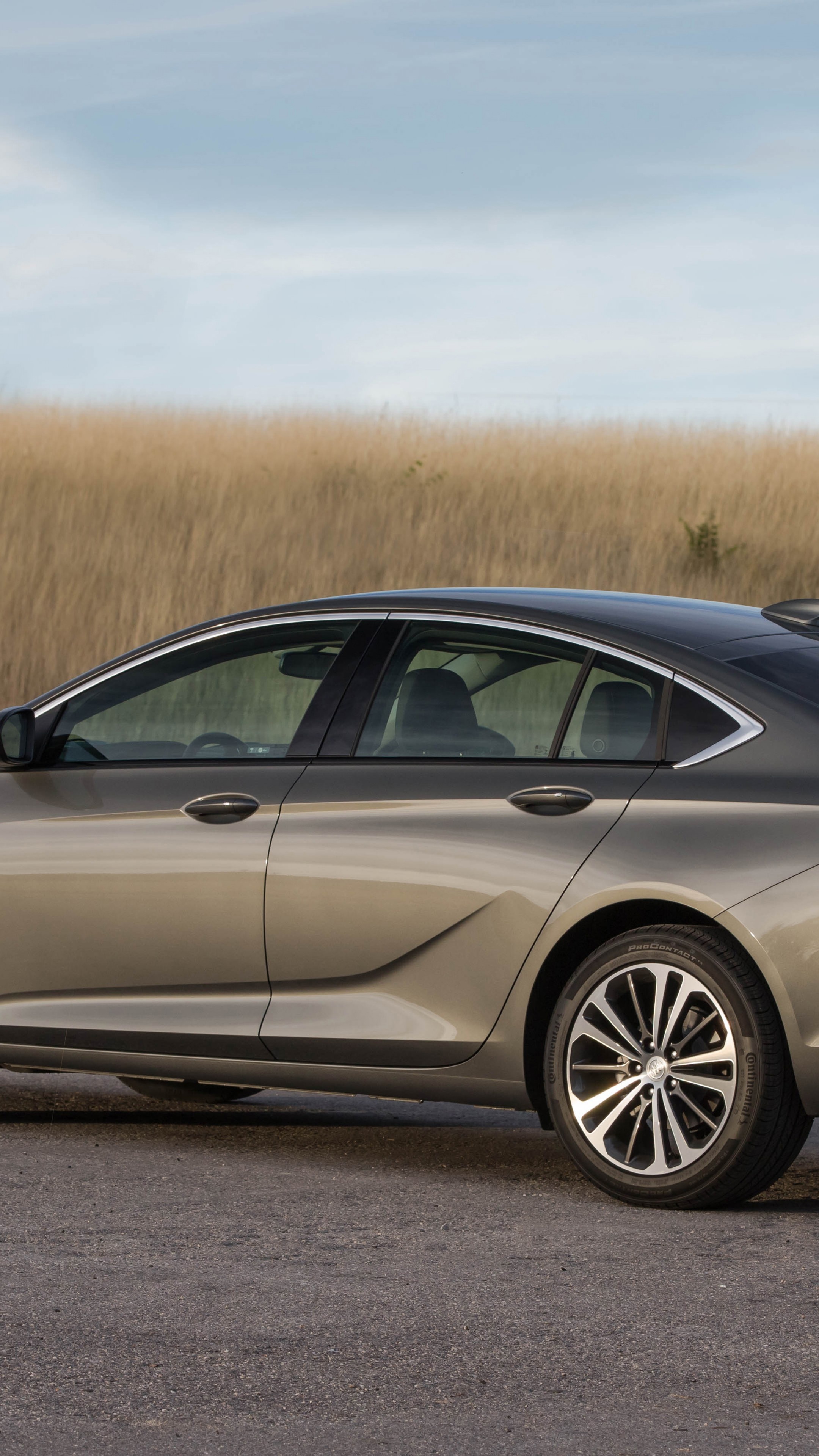 Buick Regal Avenir, 2019 model, Features and style, Luxury in motion, 2160x3840 4K Phone