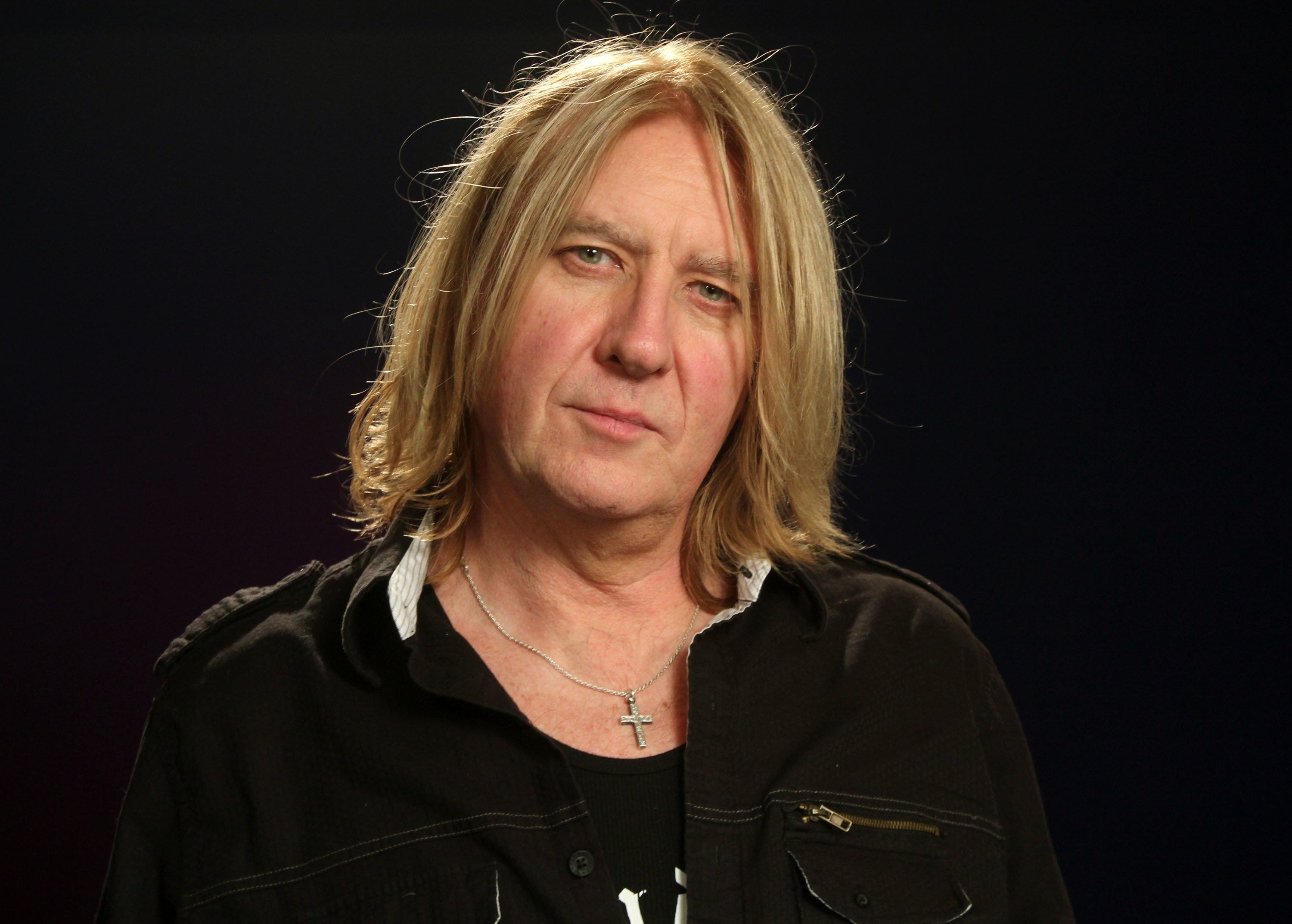 Joe Elliott, Enduring stamina, Legendary rock vocalist, Def Leppard's pride, 3000x2150 HD Desktop