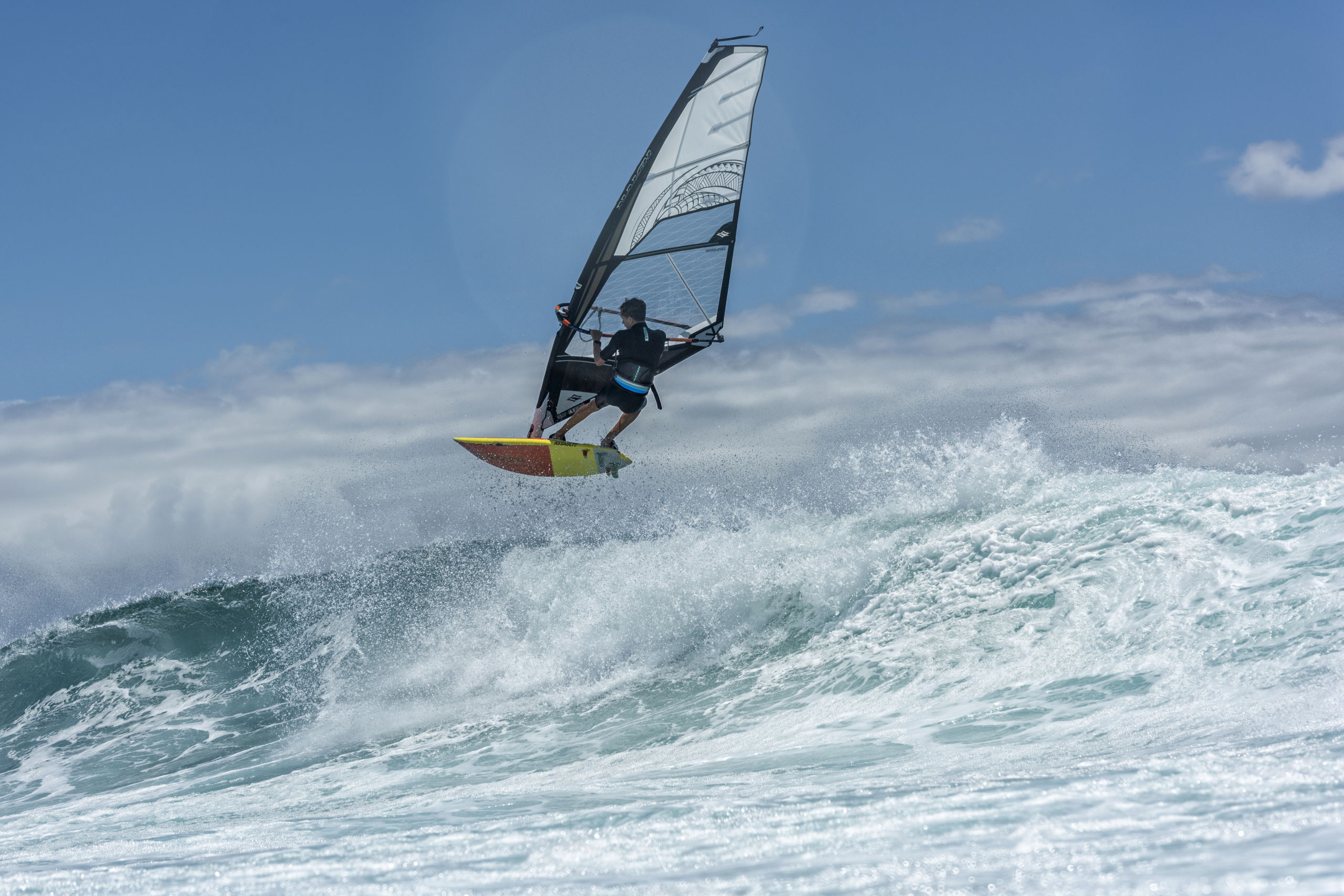 Surfers' blog on windsurfing, Community insights, Latest trends, Surfing enthusiasts, 2560x1710 HD Desktop