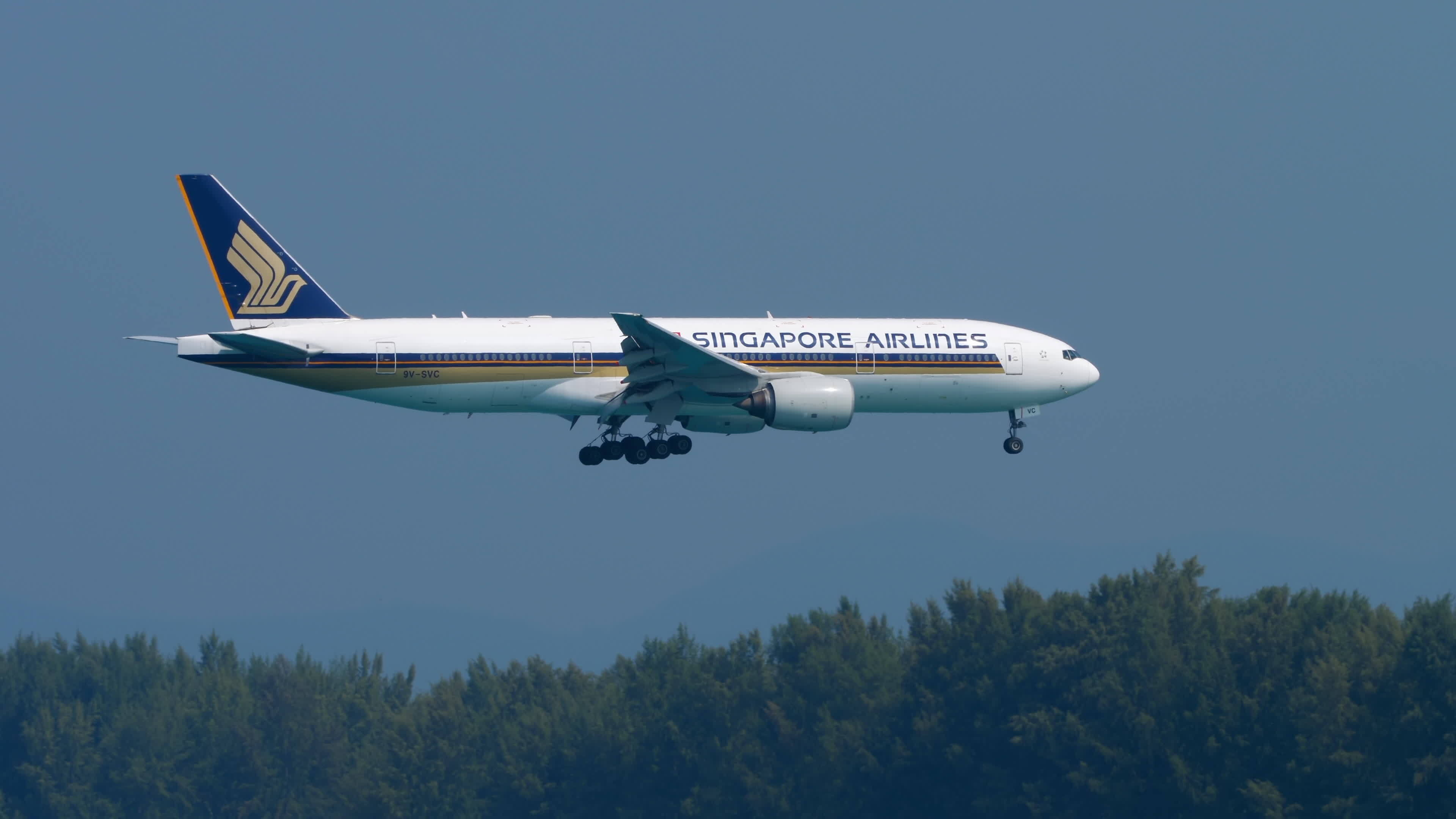 Singapore Airlines, Airplane, Land, Stock video, 3840x2160 4K Desktop