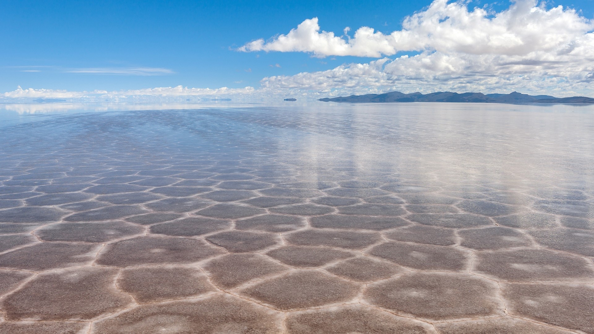 Salar De Uyuni, Bolivia, Reflections in water, Windows 10 spotlight, 1920x1080 Full HD Desktop