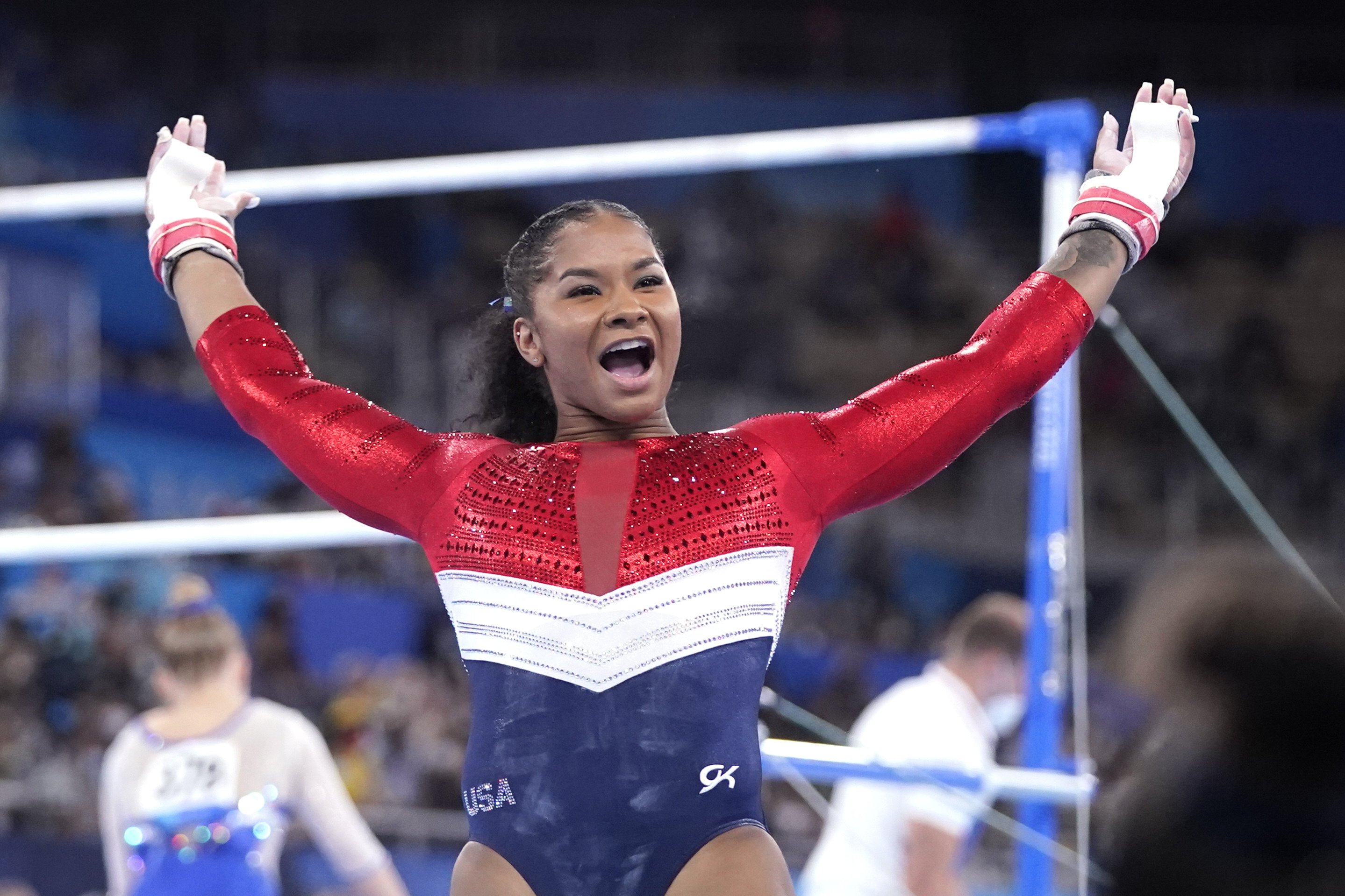 Jordan Chiles, Uneven Bars Wallpaper, 2880x1920 HD Desktop