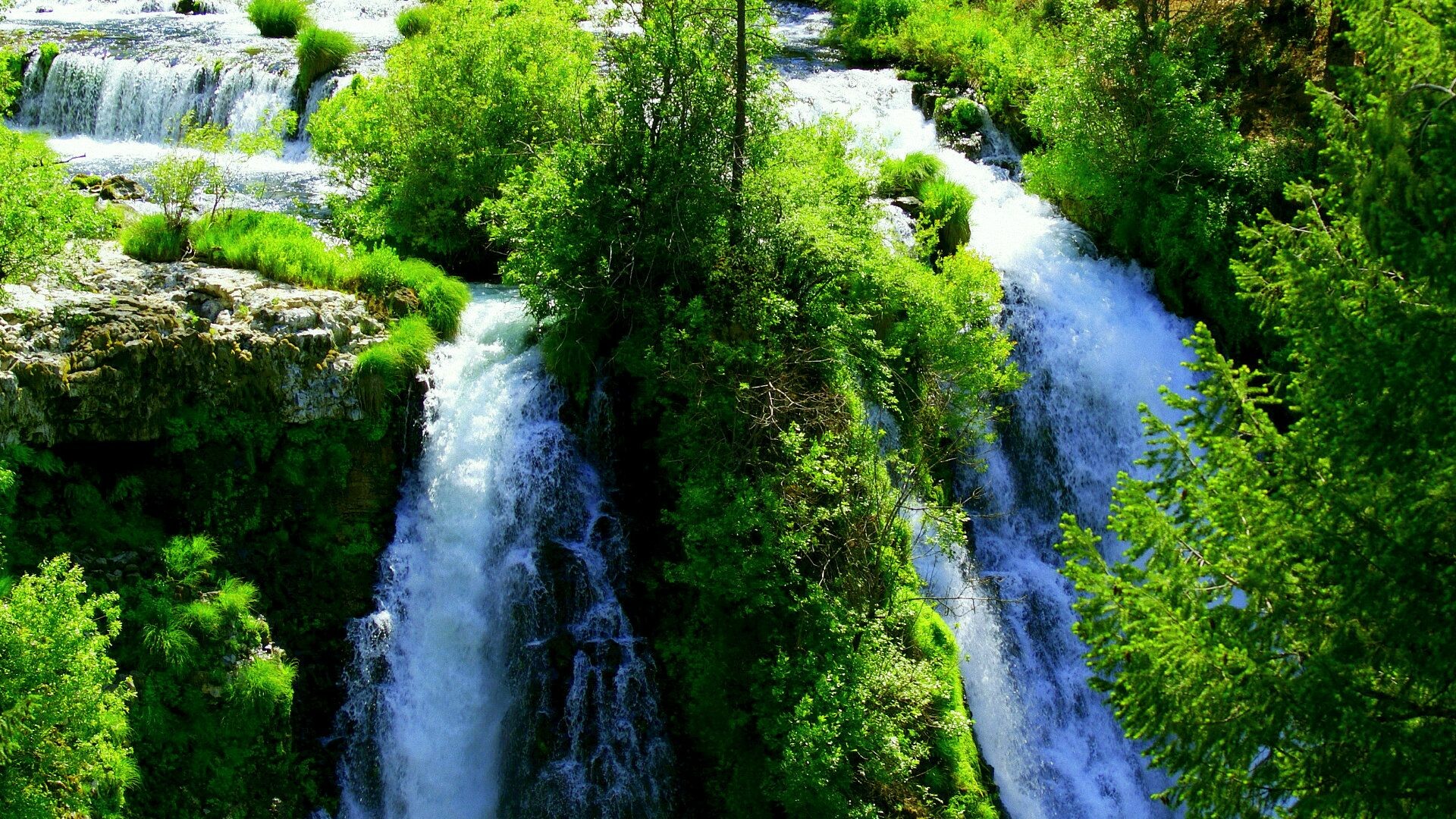 Movement in waterfall, Captivating wallpapers, Waterfall pictures, Natural beauty at its finest, 1920x1080 Full HD Desktop