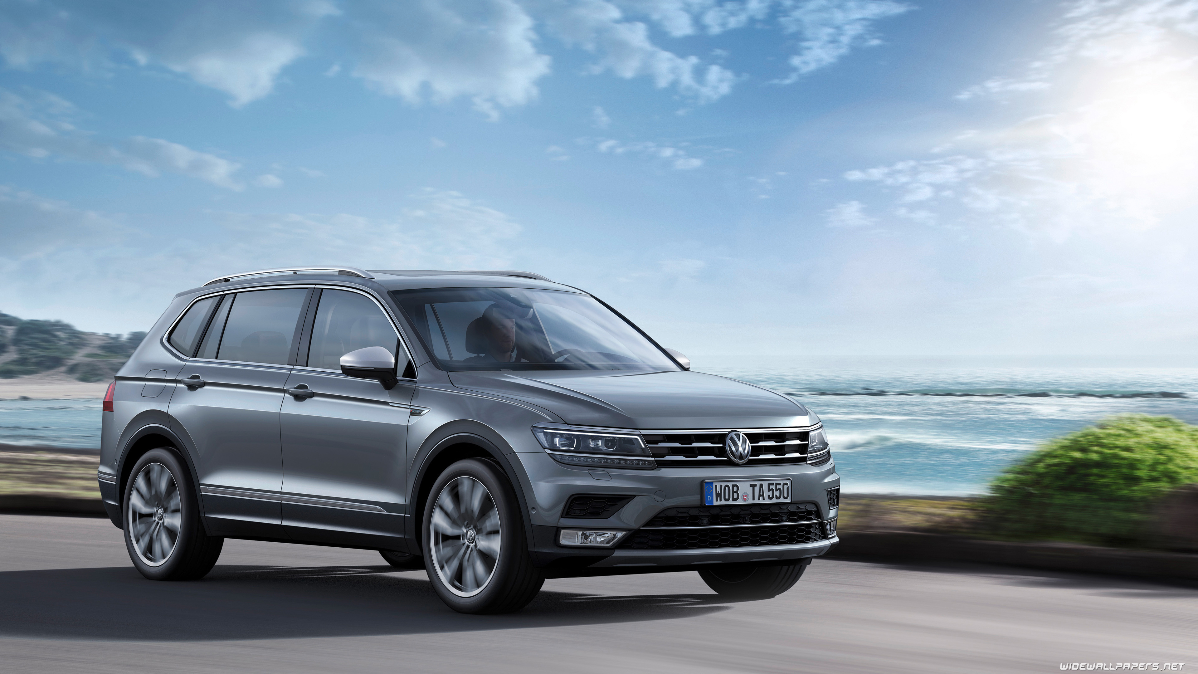 Volkswagen Tiguan, Versatile SUV, Spacious interior, Advanced safety features, 3840x2160 4K Desktop