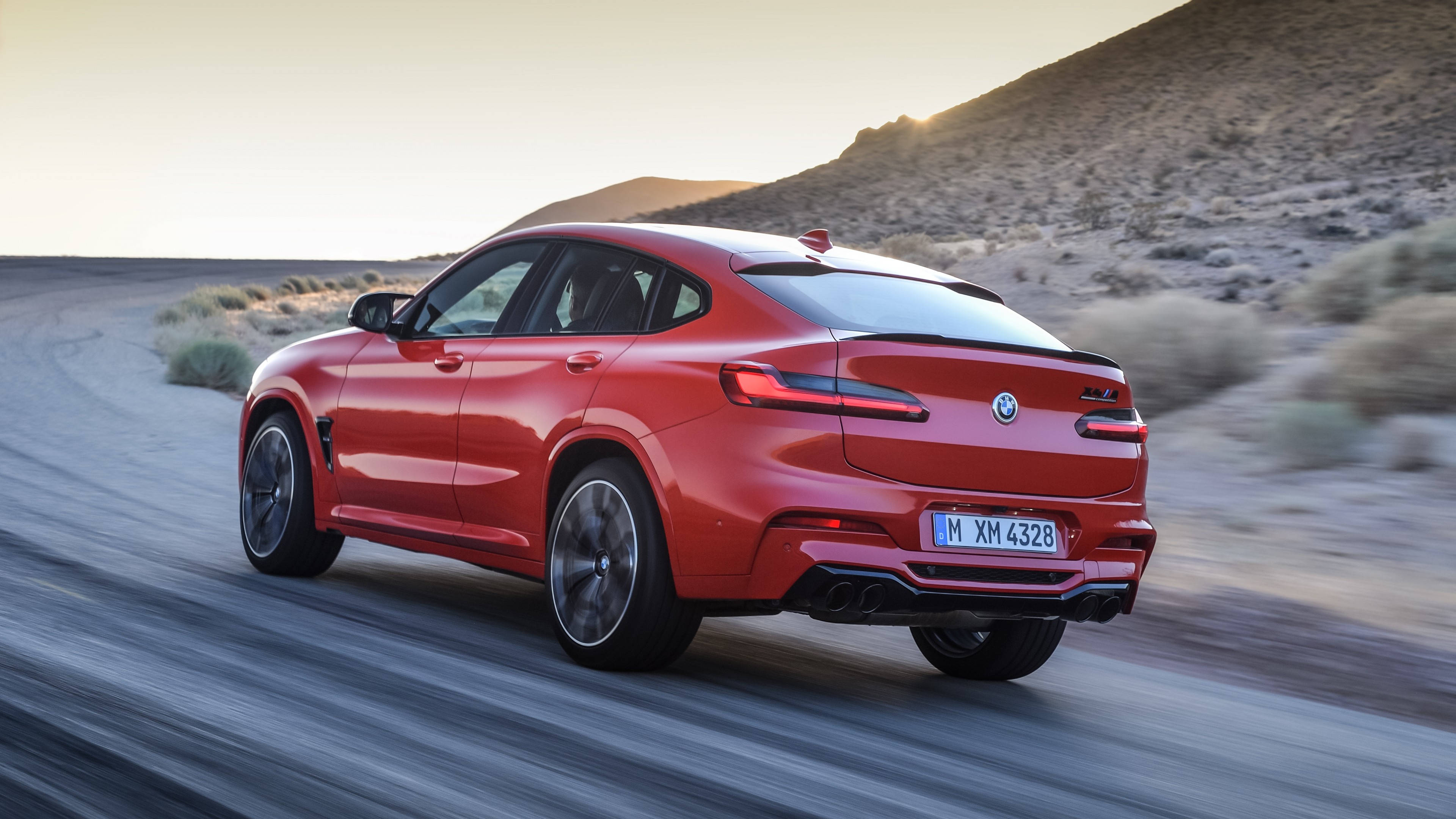 BMW X4, Geneva Motor Show, Sleek SUV, Ultimate performance, 3840x2160 4K Desktop