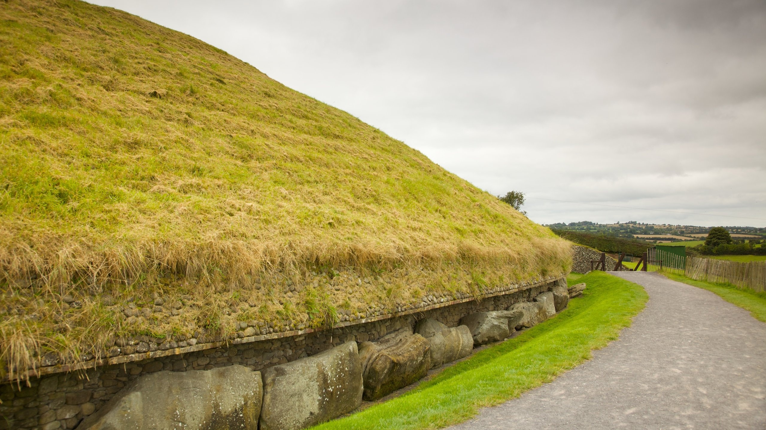 Newgrange, Slane holiday rentals, Cottages u0026 more, VRBO, 2560x1440 HD Desktop