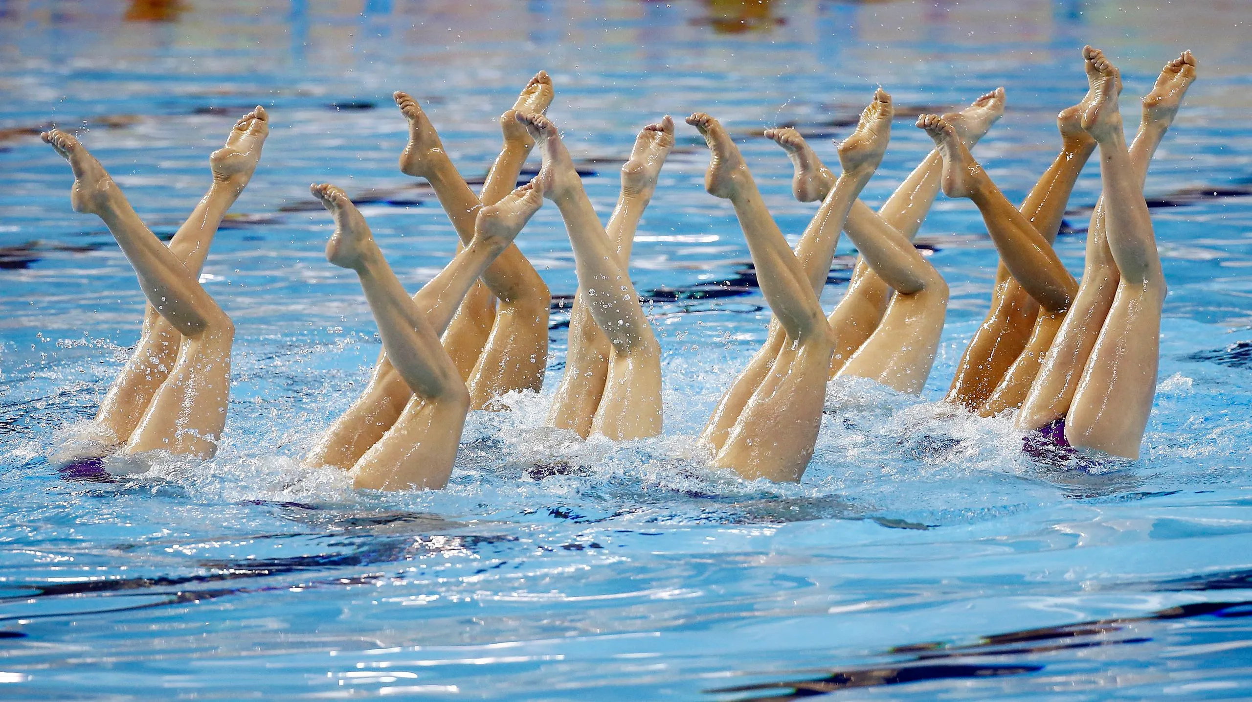 Fina synchronized series, Spain stopover, World-class competition, International aquatic showcase, 2560x1440 HD Desktop