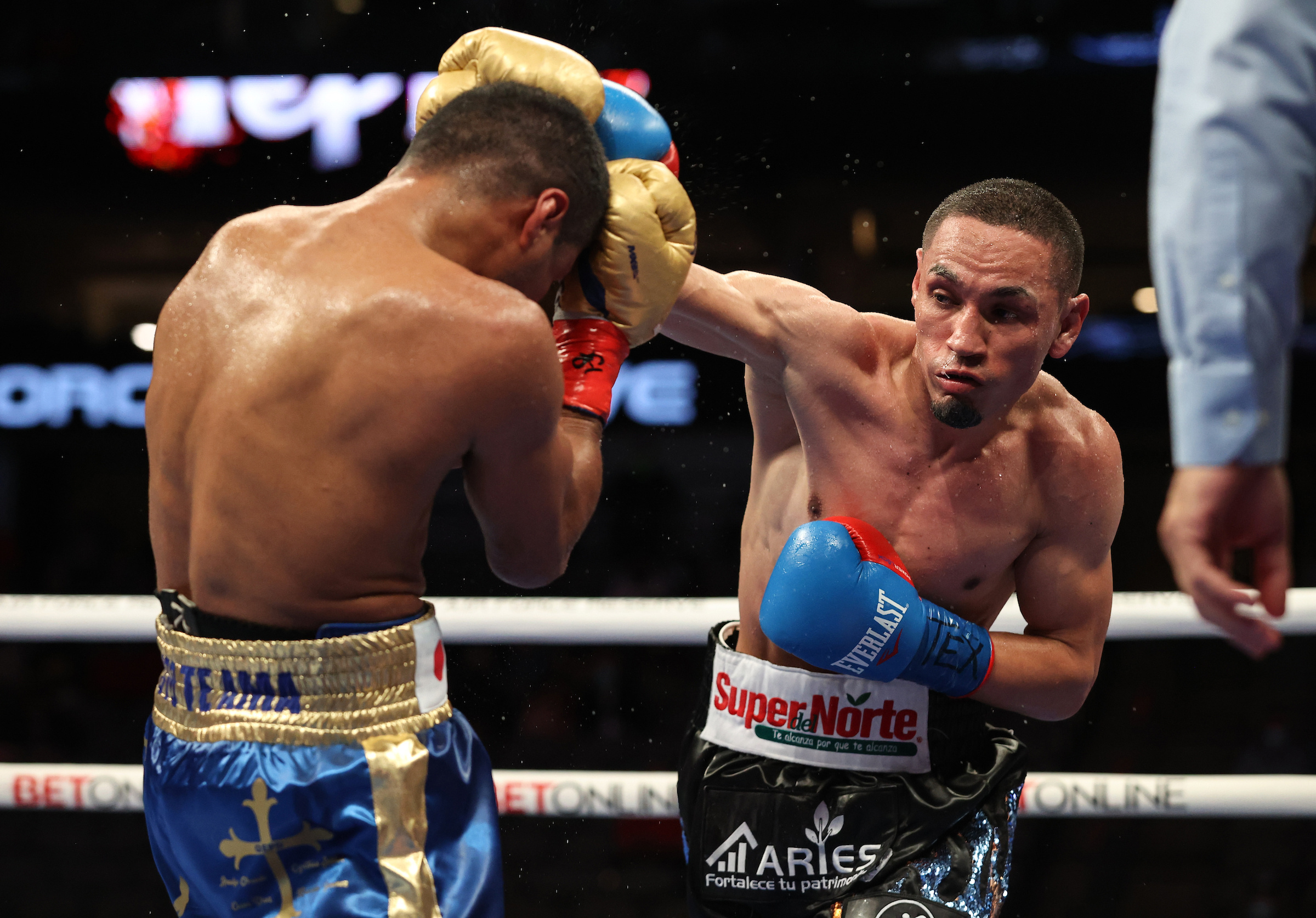 Juan Francisco Estrada, Controversial judges, Chocolatito rivalry, Legendary legacy, 2400x1680 HD Desktop