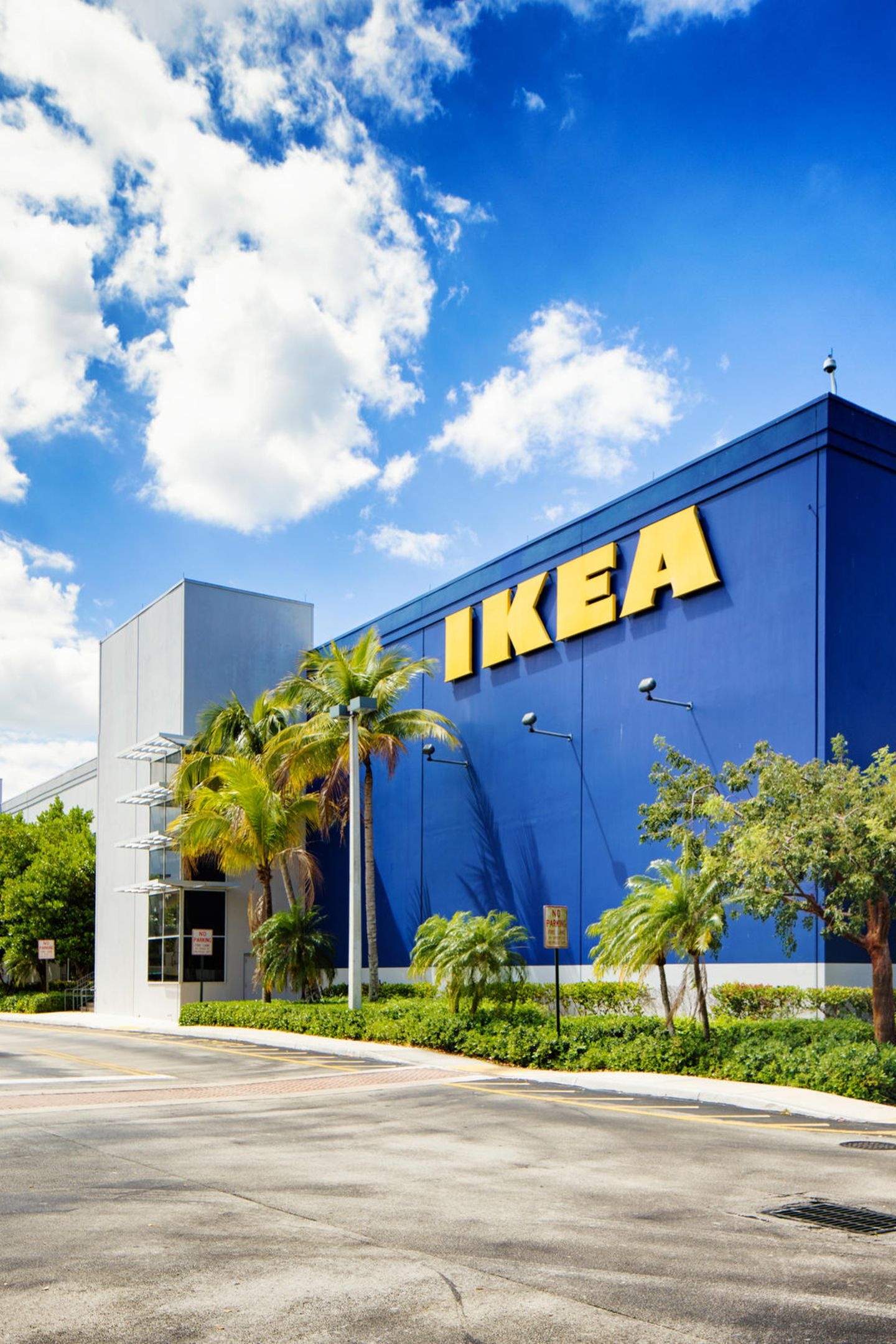 Ikea expansion plans, Fugngerzonen, Pedestrian zones, Urban presence, 1440x2160 HD Phone