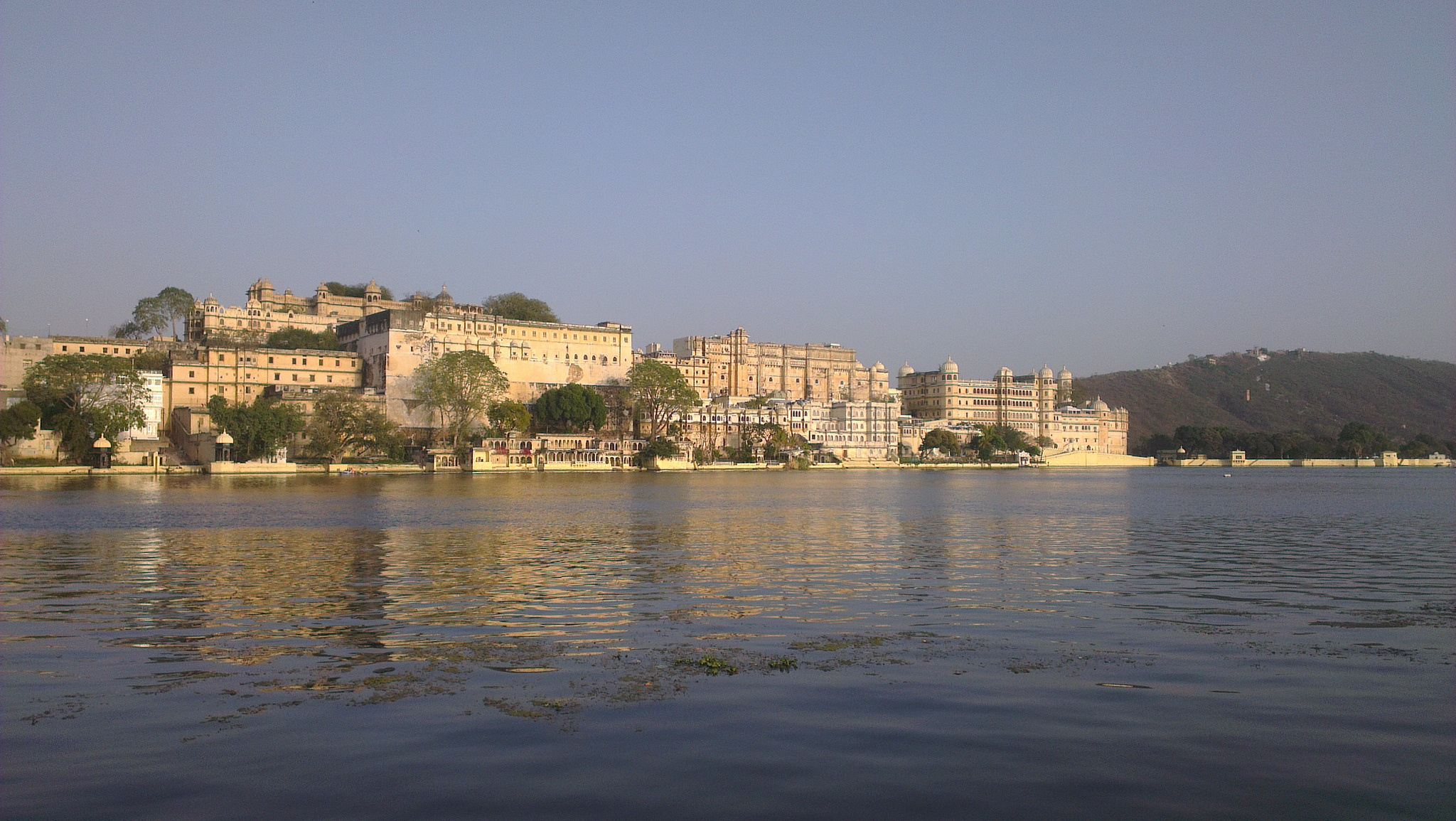 Lake Pichola, Travels, Udaipur beauty, Tranquil waters, 2050x1160 HD Desktop