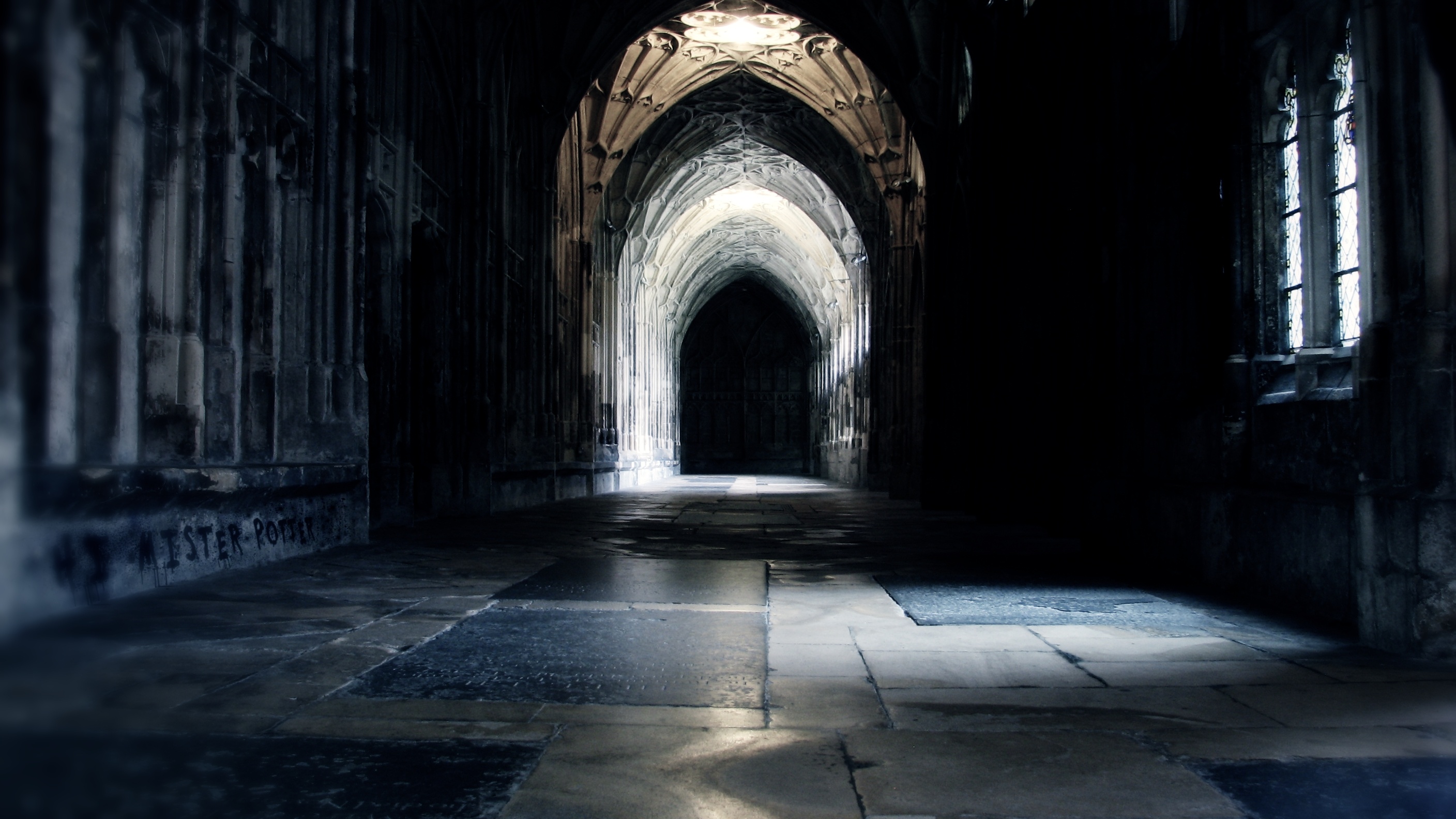 Hallway, Hogwarts Wallpaper, 2820x1590 HD Desktop