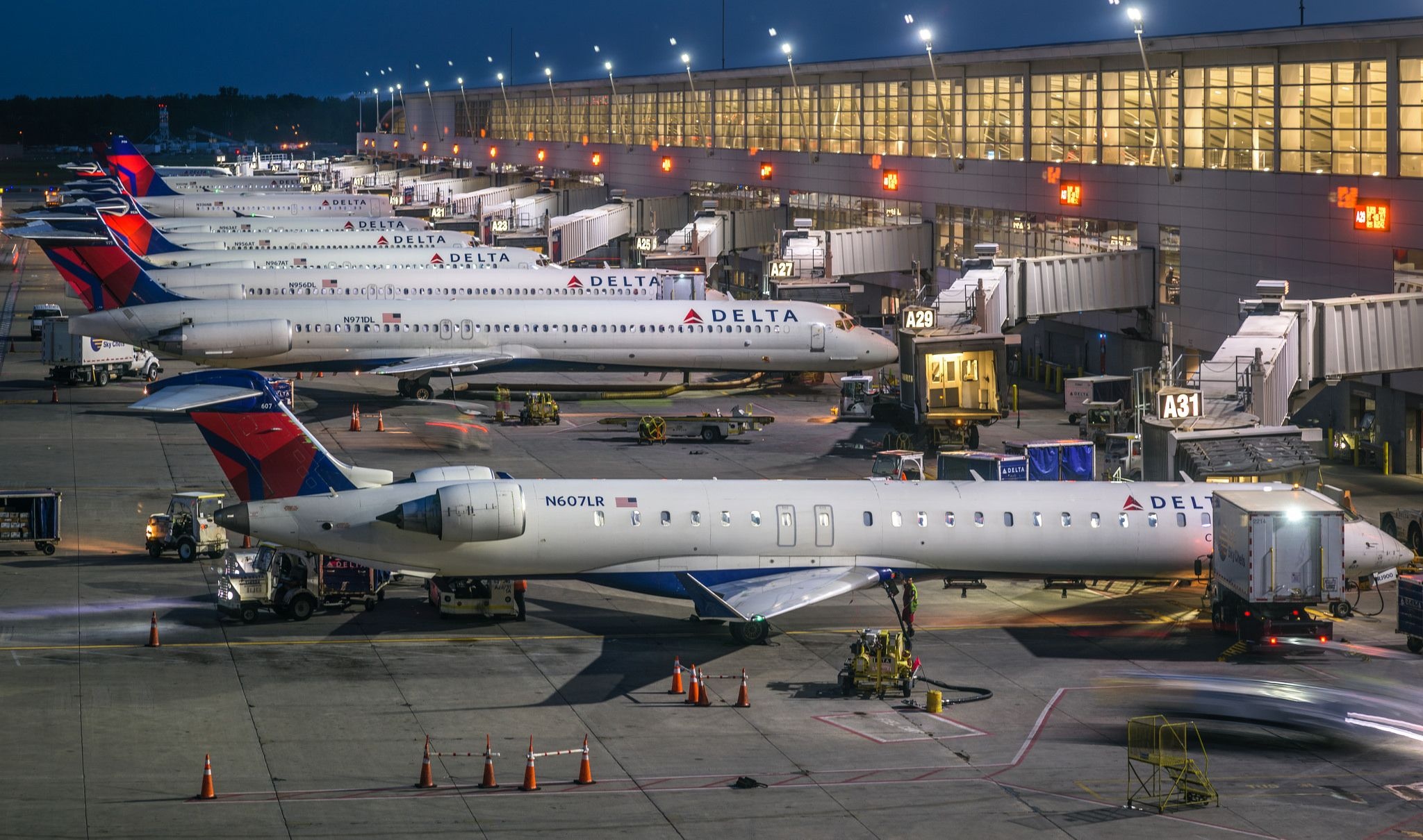 Pinnacle Airlines, Travels, Delta CRJ-900, Vintage aircraft, 2050x1210 HD Desktop