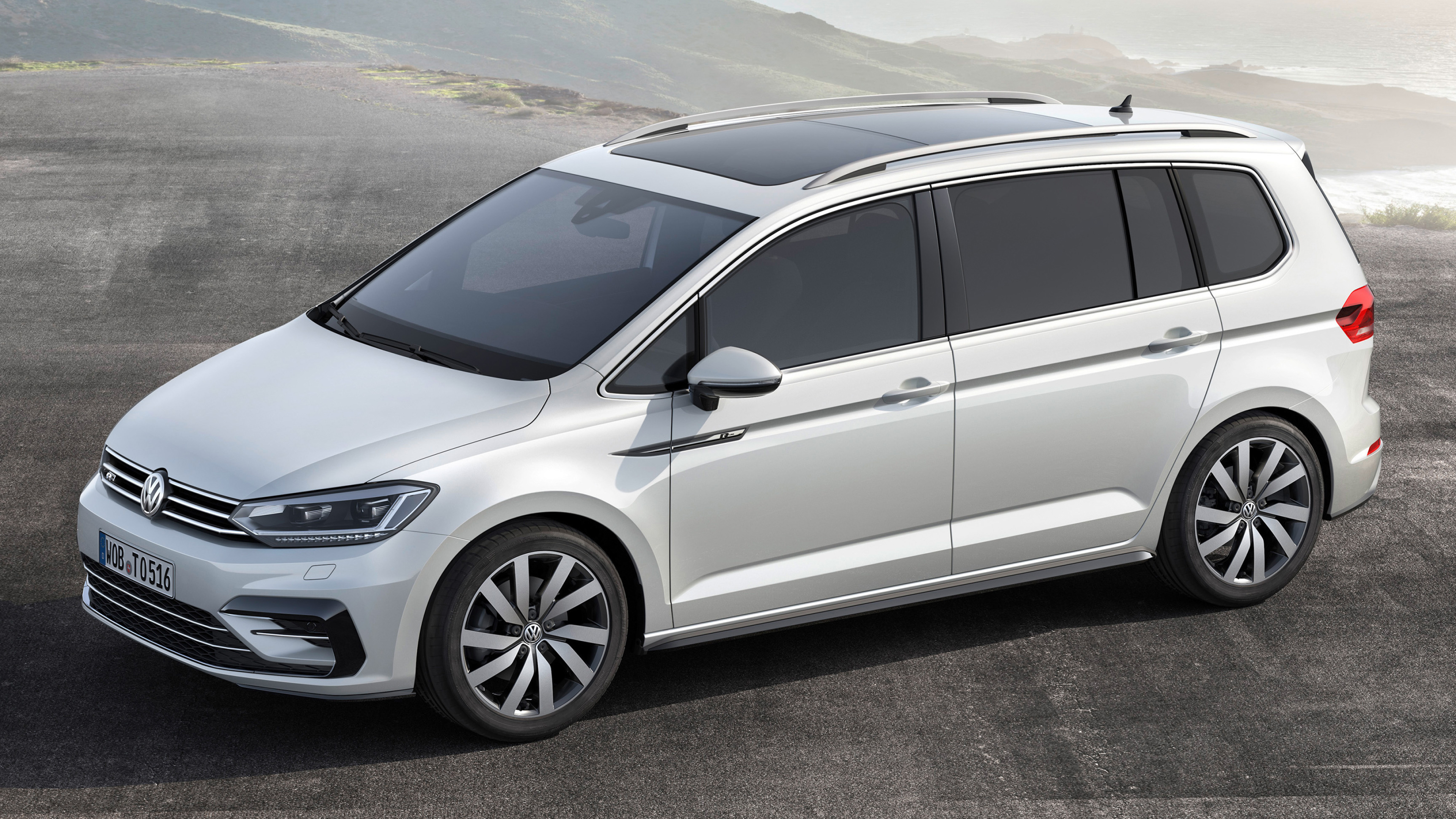 R-Line 2015, Volkswagen Touran Wallpaper, 3840x2160 4K Desktop