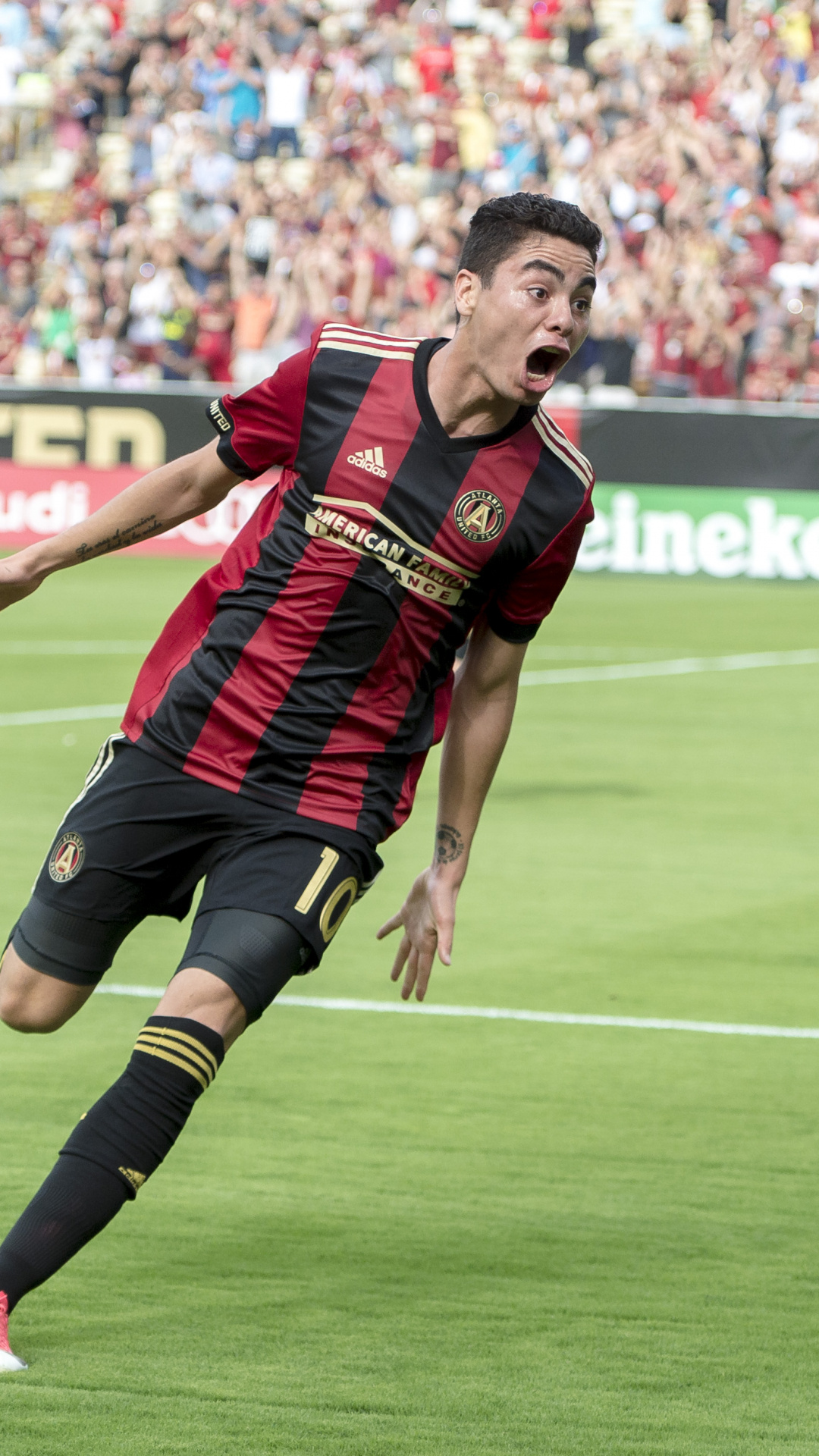 Miguel Almirn, MLS Wallpaper, 1080x1920 Full HD Phone