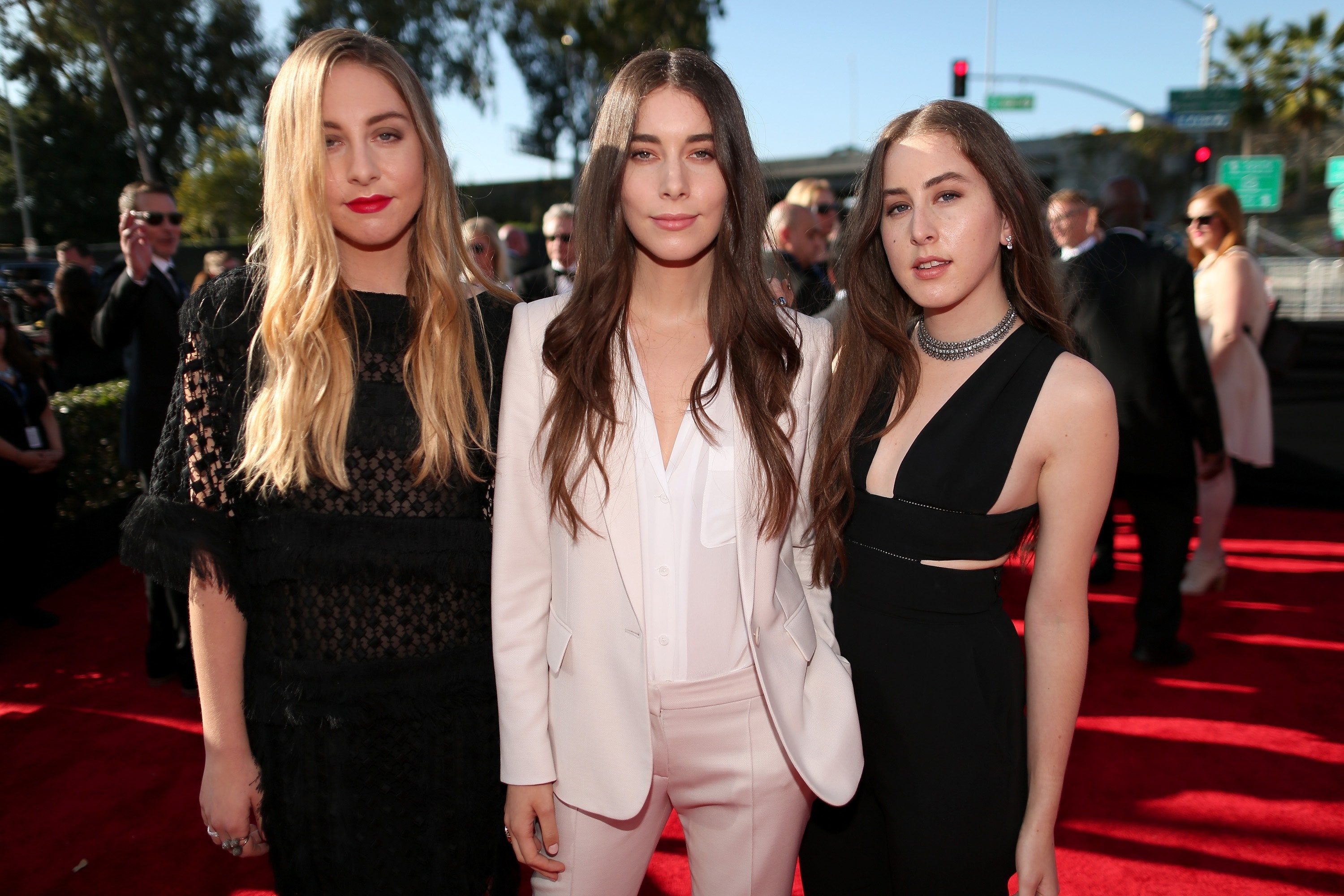 HAIM band, Uncomfortable questions, Taylor Swift, Interview response, 3000x2000 HD Desktop