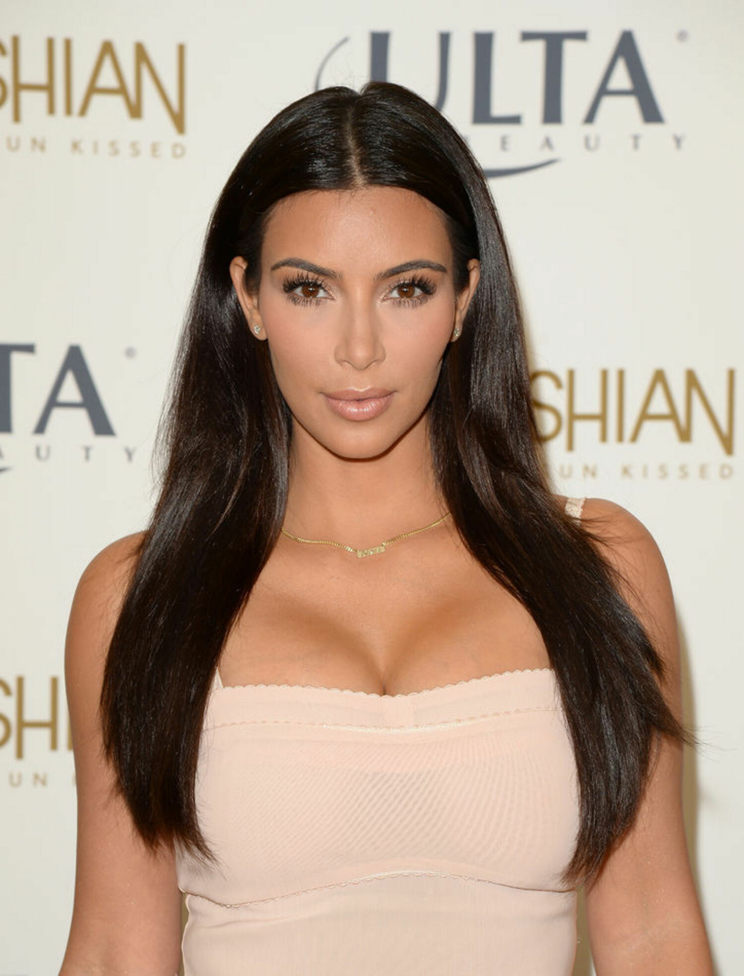 Kim Kardashian, Celebrity wallpapers, HQ images, 4K wallpapers, 1500x1970 HD Phone