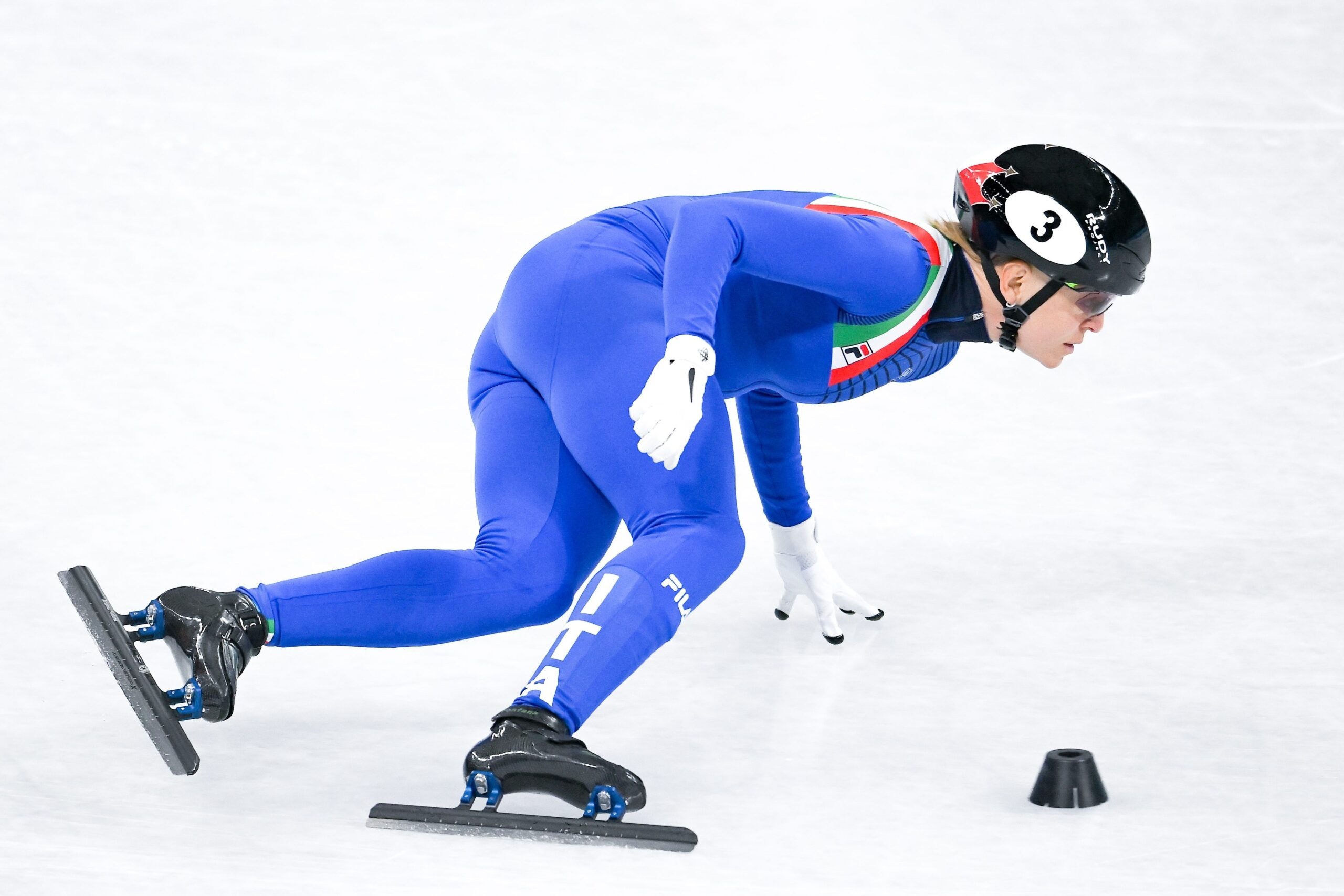 Arianna Fontana, Olympic medals, Short track, Record-breaking athlete, 2560x1710 HD Desktop