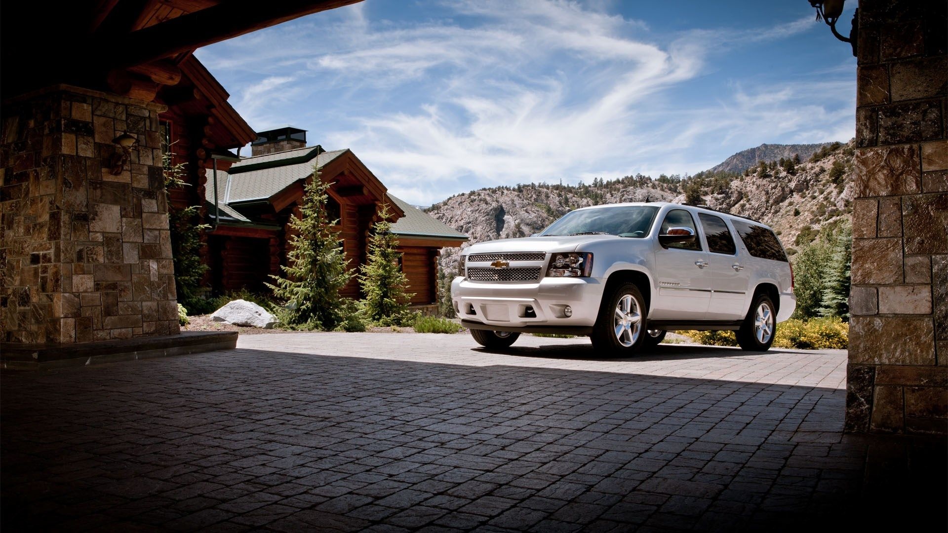 Chevrolet Suburban, Striking wallpaper, Posted by Ethan Cunningham, 1920x1080 Full HD Desktop