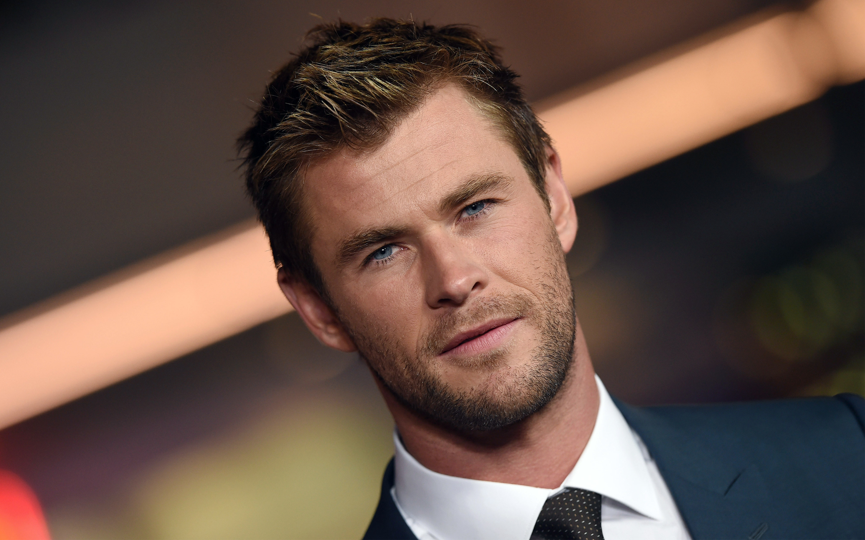 Chris Hemsworth, HD wallpaper, Background, 2880x1800 HD Desktop