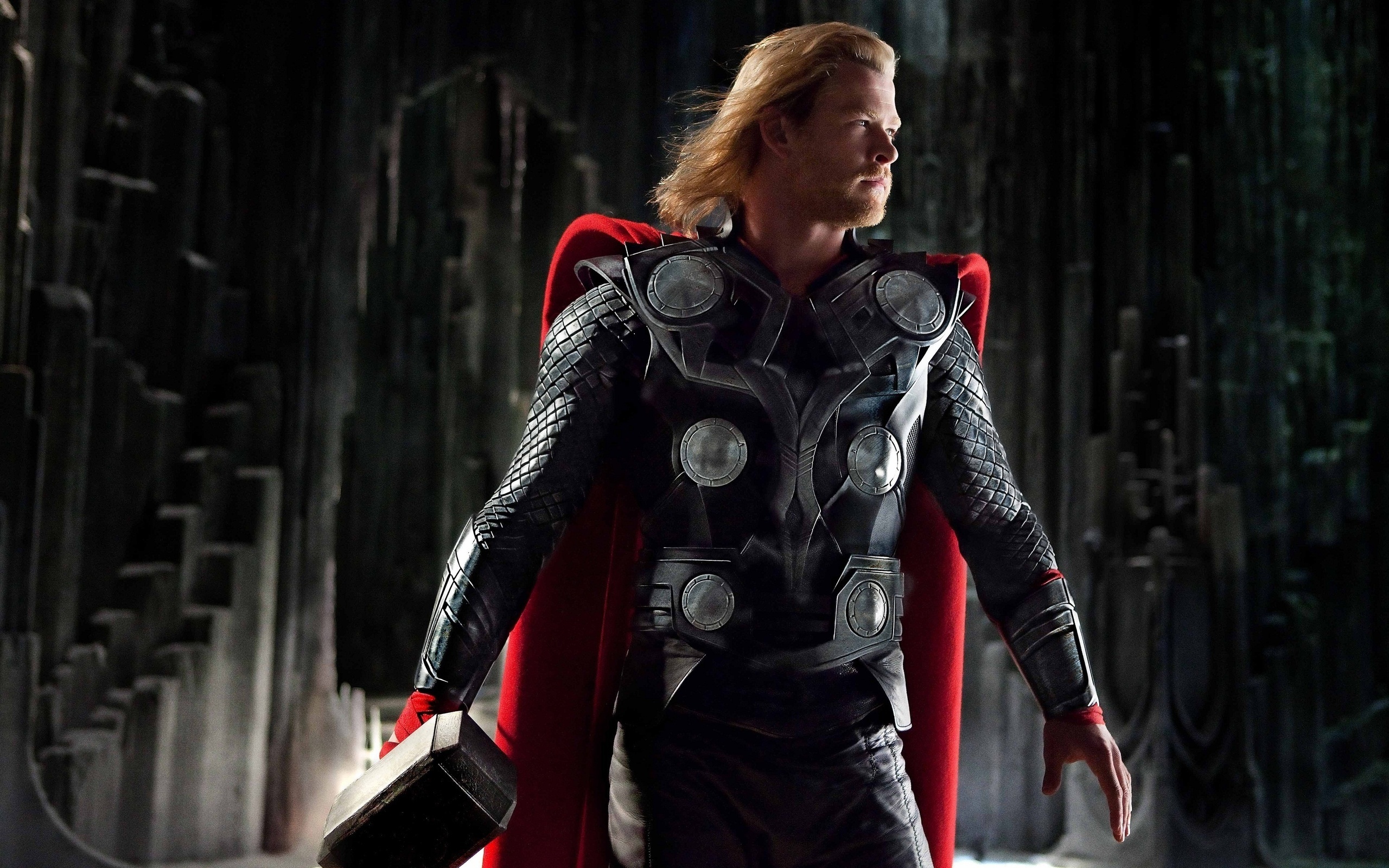 Chris Hemsworth, Thor, Download wallpaper, Mighty hammer, 2560x1600 HD Desktop