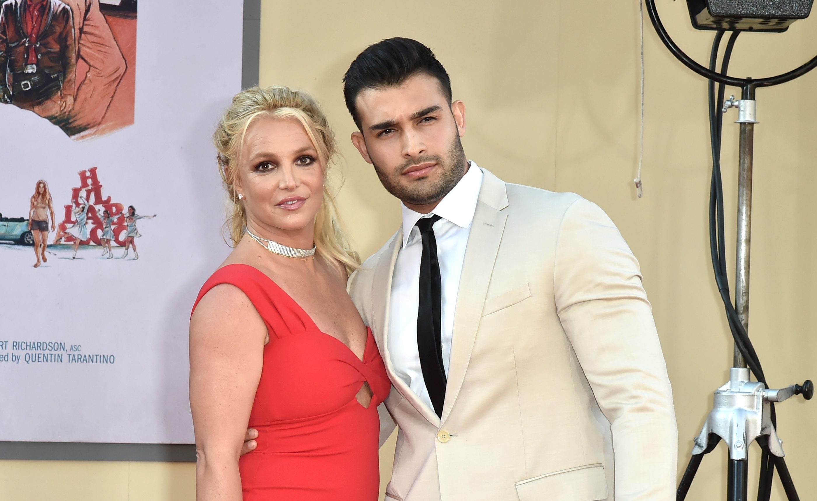 Sam Asghari, Britney Spears, Announce loss, Miracle baby, 2800x1720 HD Desktop