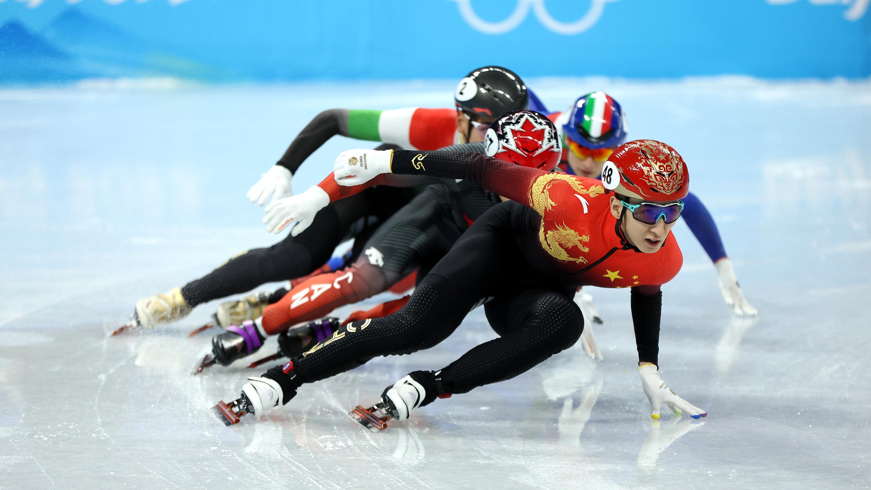 Short-track speed skating, Olympics Wallpaper, 2880x1620 HD Desktop