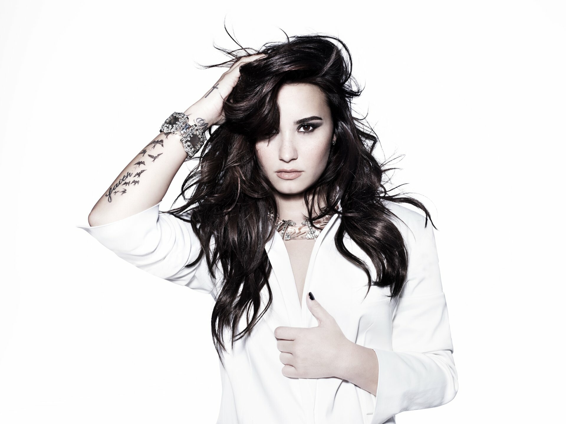 Demi Lovato, 4K Ultra HD, Stunning wallpapers, Celestial beauty, 1920x1440 HD Desktop