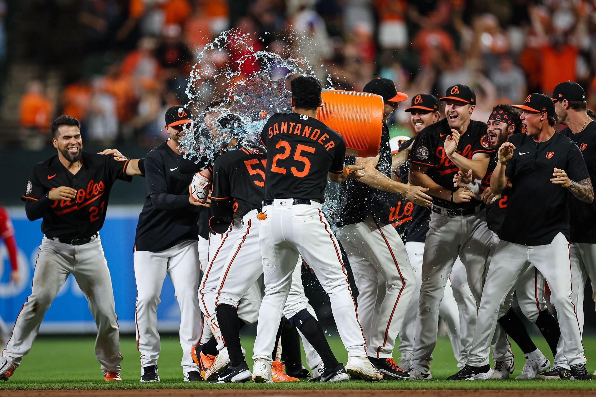 Baltimore Orioles camaraderie, Team unity, Thrilling moments, Unforgettable memories, 1920x1280 HD Desktop