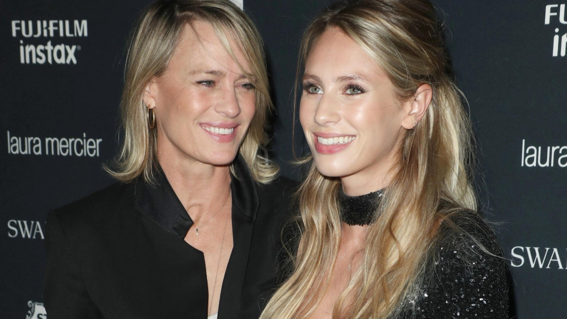 Robin Wright, Sweet throwback, Dylan Penn, SheKnows, 1920x1080 Full HD Desktop