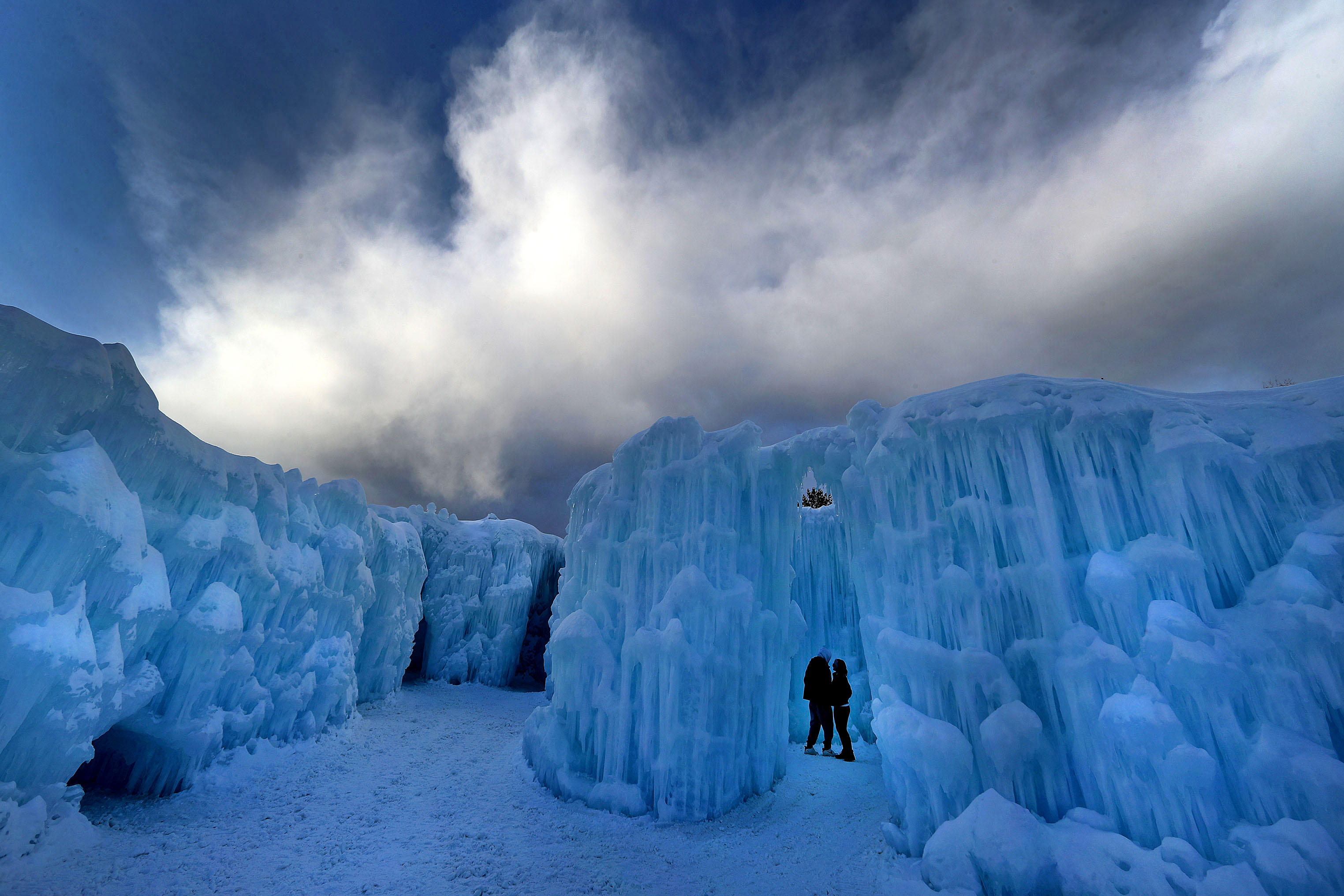 Ice Castle, Awe-inspiring, New Hampshire, Boston Globe, 3050x2040 HD Desktop