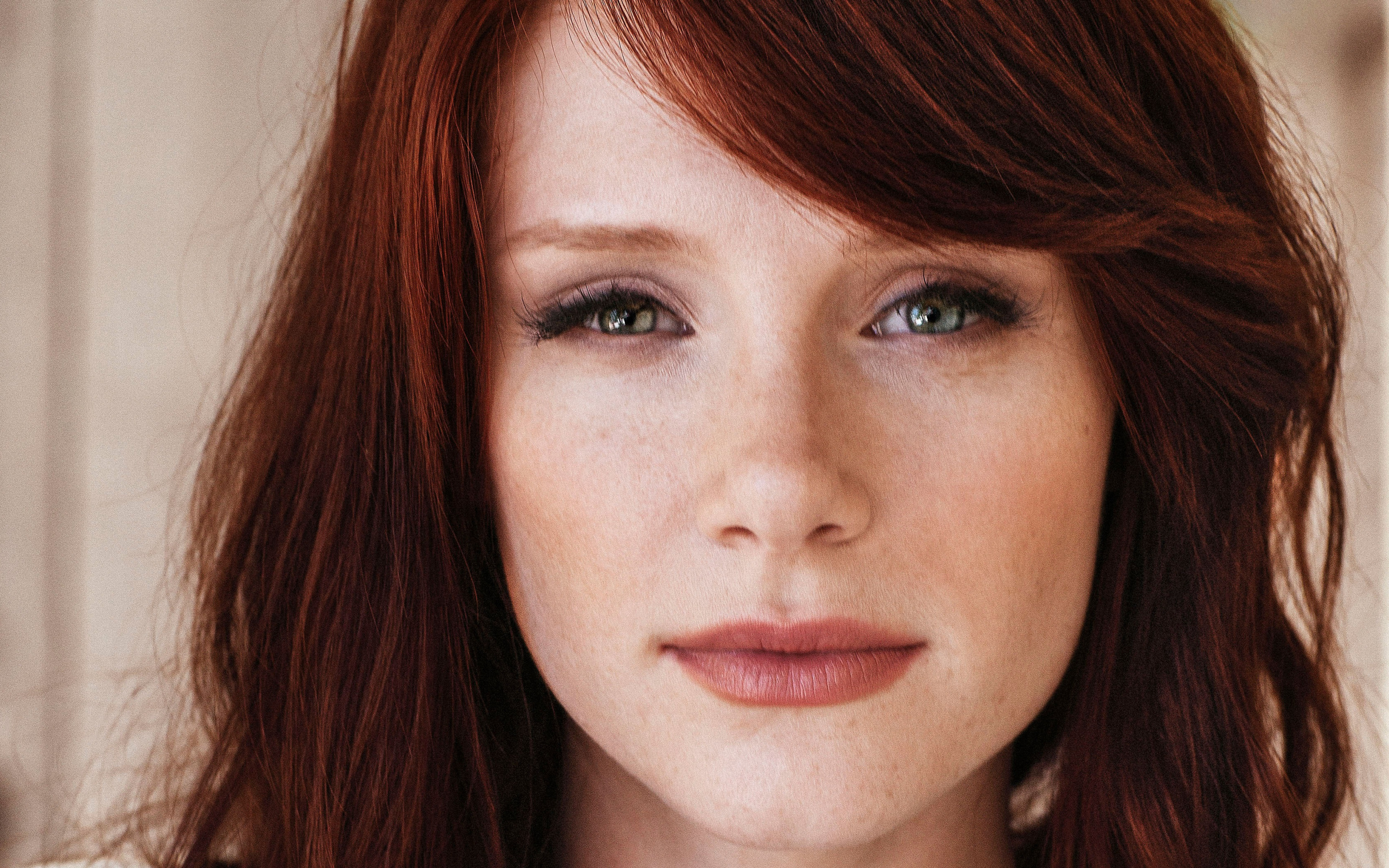 Bryce Dallas Howard, Actress hair, Look portrait wallpaper, Girls section, 2880x1800 HD Desktop